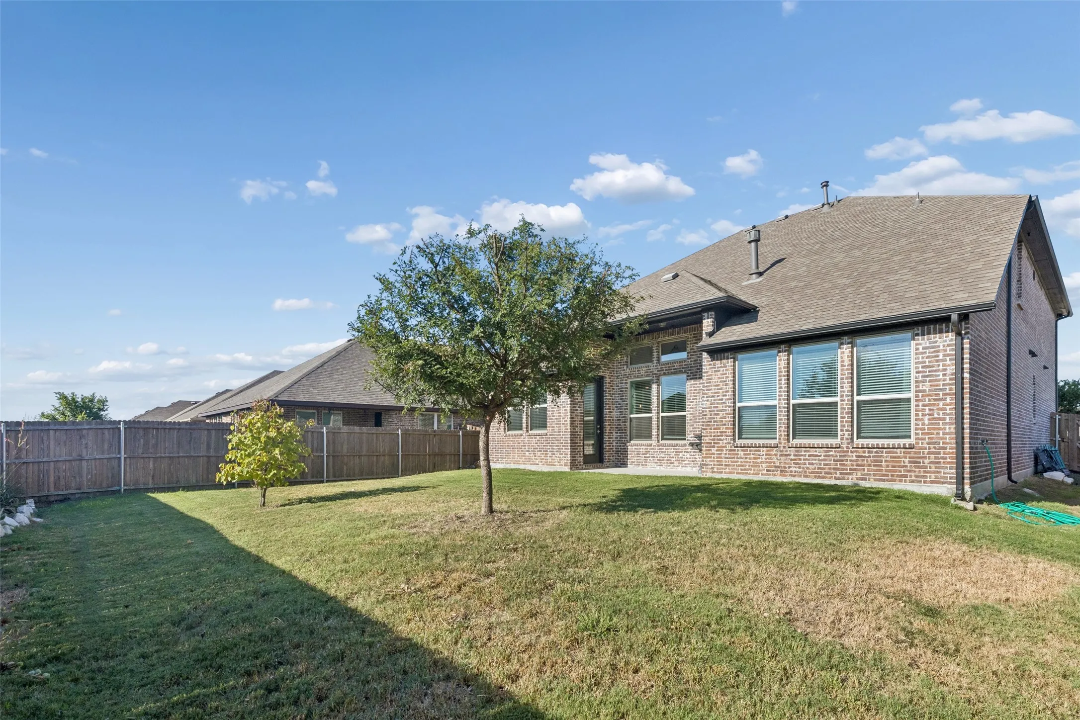 Single Family Residence For Sale in Hunt County , 700 Newberry Lane, Royse City, Texas 75189, 5 Bedroom, 3 Bathroom, 2 Garage spaces, 2,976 Sqft, built in 2021, mls#21378924, Real Estate Agent in Royse City, Homes For Sale in Hunt county, Homes For Sale in Royse City, Realtor in Royse City Texas, Real Estate Brokerage Independent Realty Texas, Luminita Cordes Realtor