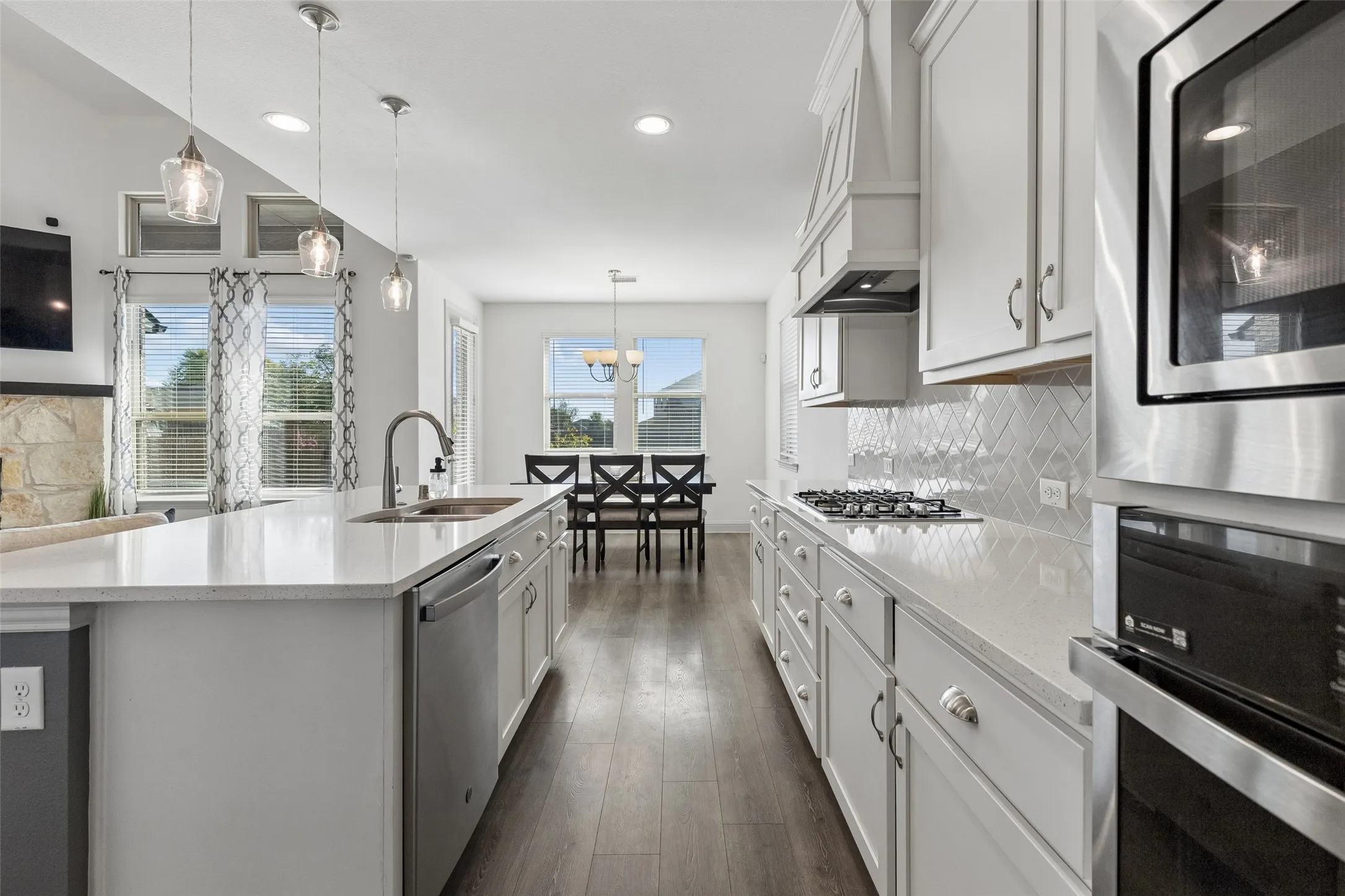 Single Family Residence For Sale in Hunt County , 700 Newberry Lane, Royse City, Texas 75189, 5 Bedroom, 3 Bathroom, 2 Garage spaces, 2,976 Sqft, built in 2021, mls#21378924, Real Estate Agent in Royse City, Homes For Sale in Hunt county, Homes For Sale in Royse City, Realtor in Royse City Texas, Real Estate Brokerage Independent Realty Texas, Luminita Cordes Realtor