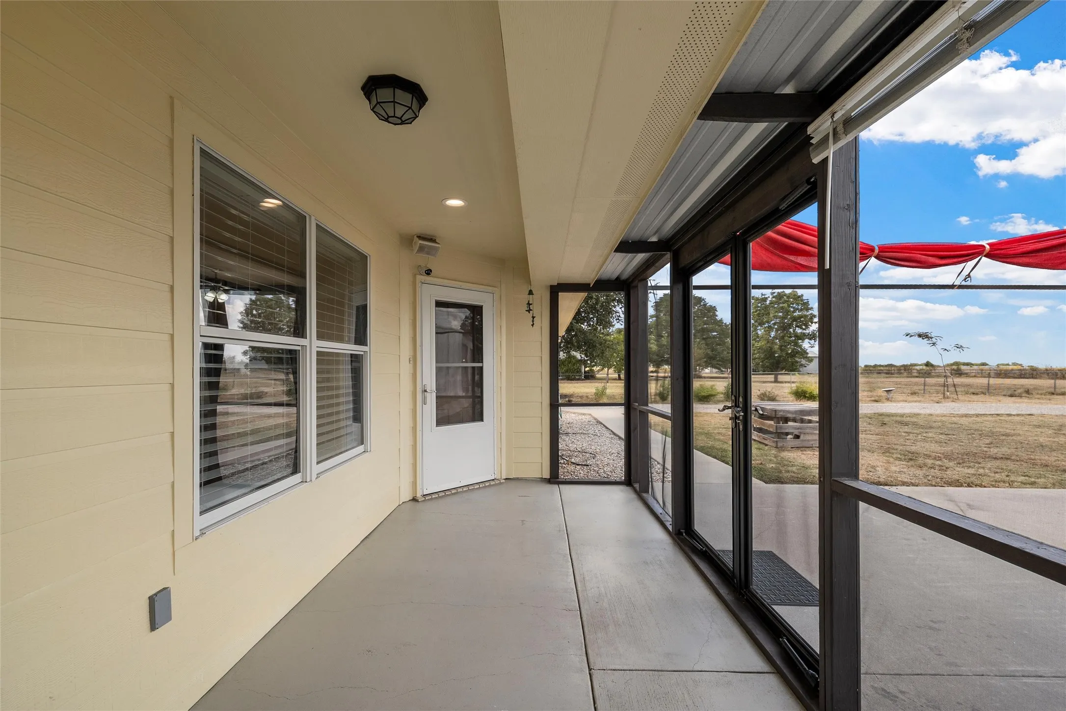 Single Family Residence For Sale in Mc Lennan County , 1478 Galaxy Road, Woodway, Texas 76712, 3 Bedroom, 2 Bathroom, Garage spaces, 1,510 Sqft, built in 2004, mls#21381971, Real Estate Agent in Woodway, Homes For Sale in Mc Lennan county, Homes For Sale in Woodway, Realtor in Woodway Texas, Real Estate Brokerage Independent Realty Texas, Luminita Cordes Realtor