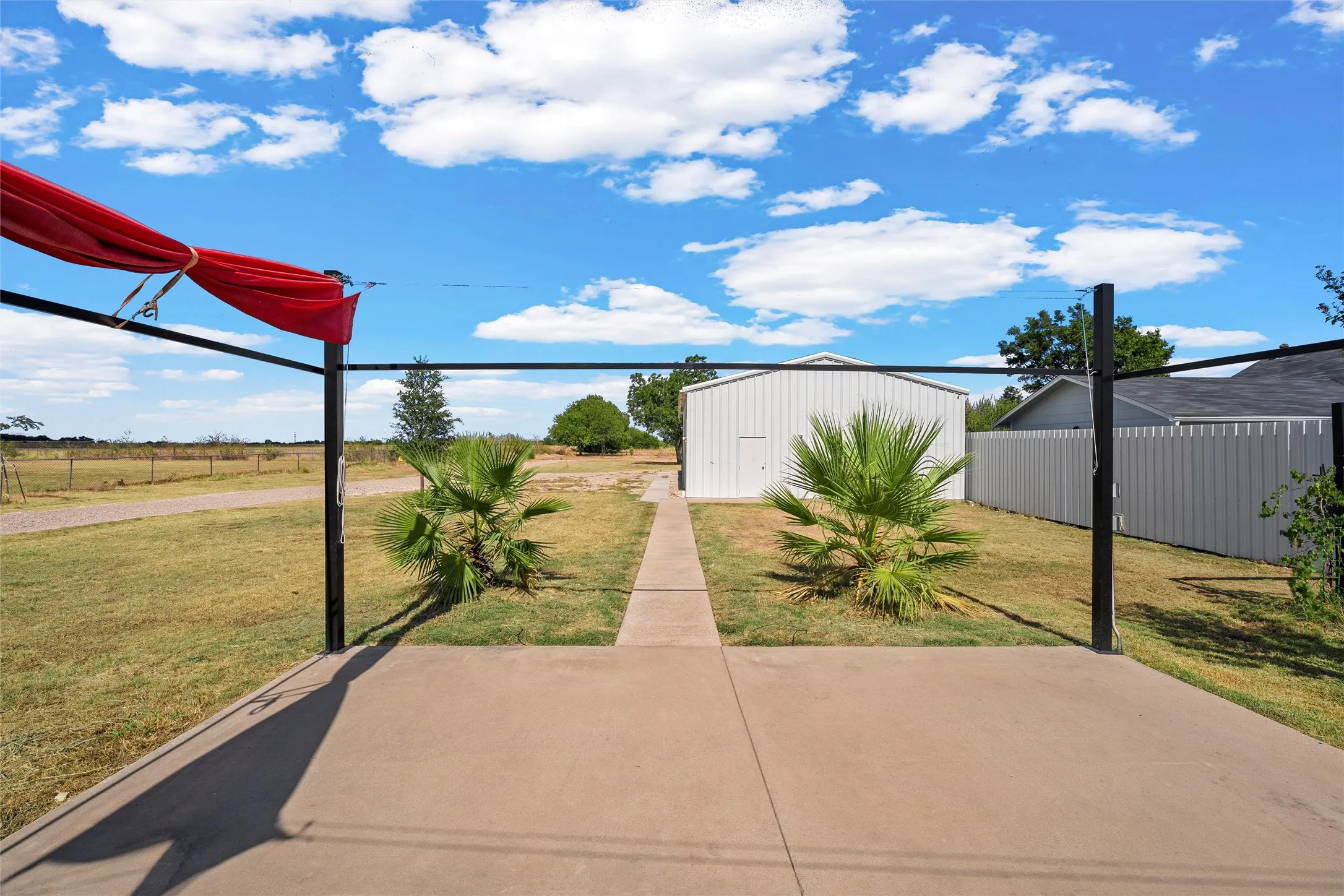 Single Family Residence For Sale in Mc Lennan County , 1478 Galaxy Road, Woodway, Texas 76712, 3 Bedroom, 2 Bathroom, Garage spaces, 1,510 Sqft, built in 2004, mls#21381971, Real Estate Agent in Woodway, Homes For Sale in Mc Lennan county, Homes For Sale in Woodway, Realtor in Woodway Texas, Real Estate Brokerage Independent Realty Texas, Luminita Cordes Realtor