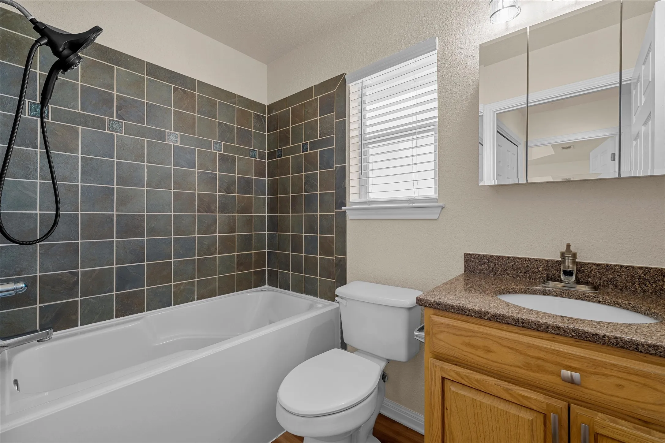Single Family Residence For Sale in Mc Lennan County , 1478 Galaxy Road, Woodway, Texas 76712, 3 Bedroom, 2 Bathroom, Garage spaces, 1,510 Sqft, built in 2004, mls#21381971, Real Estate Agent in Woodway, Homes For Sale in Mc Lennan county, Homes For Sale in Woodway, Realtor in Woodway Texas, Real Estate Brokerage Independent Realty Texas, Luminita Cordes Realtor