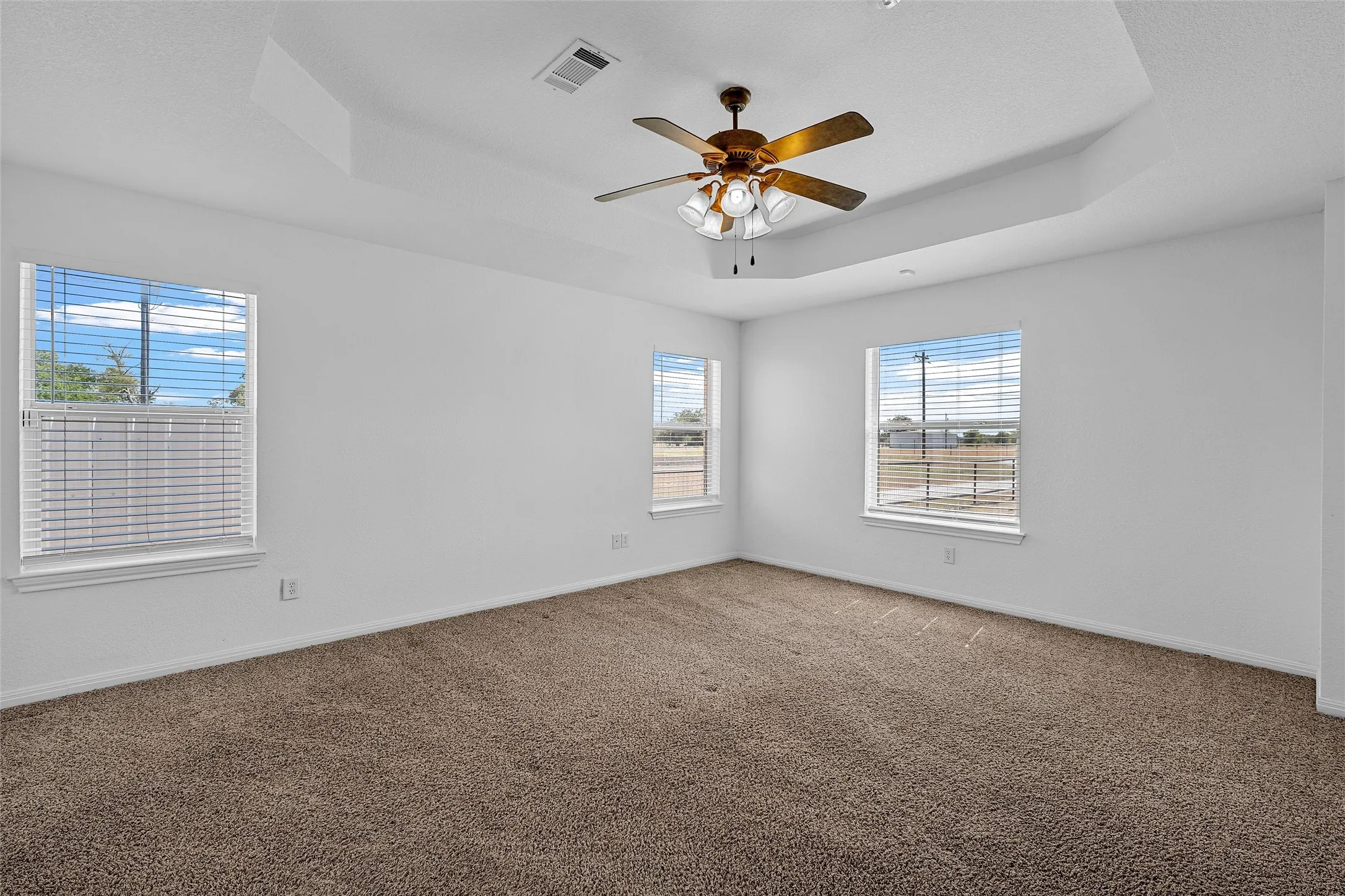 Single Family Residence For Sale in Mc Lennan County , 1478 Galaxy Road, Woodway, Texas 76712, 3 Bedroom, 2 Bathroom, Garage spaces, 1,510 Sqft, built in 2004, mls#21381971, Real Estate Agent in Woodway, Homes For Sale in Mc Lennan county, Homes For Sale in Woodway, Realtor in Woodway Texas, Real Estate Brokerage Independent Realty Texas, Luminita Cordes Realtor