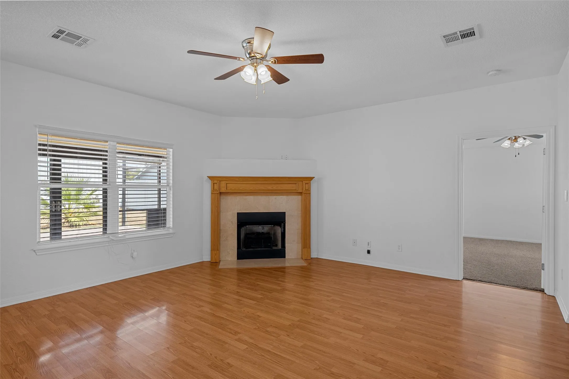 Single Family Residence For Sale in Mc Lennan County , 1478 Galaxy Road, Woodway, Texas 76712, 3 Bedroom, 2 Bathroom, Garage spaces, 1,510 Sqft, built in 2004, mls#21381971, Real Estate Agent in Woodway, Homes For Sale in Mc Lennan county, Homes For Sale in Woodway, Realtor in Woodway Texas, Real Estate Brokerage Independent Realty Texas, Luminita Cordes Realtor