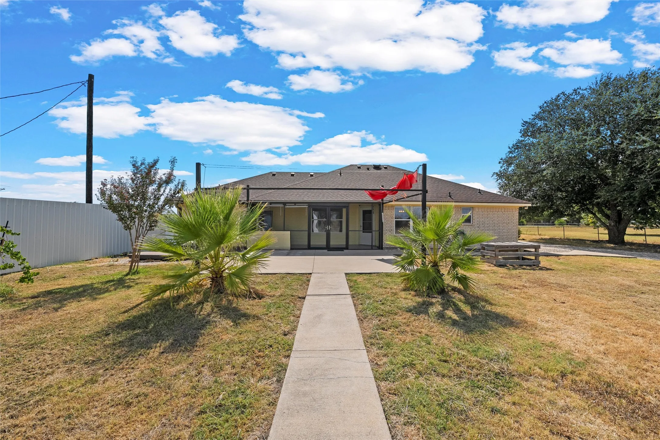 Single Family Residence For Sale in Mc Lennan County , 1478 Galaxy Road, Woodway, Texas 76712, 3 Bedroom, 2 Bathroom, Garage spaces, 1,510 Sqft, built in 2004, mls#21381971, Real Estate Agent in Woodway, Homes For Sale in Mc Lennan county, Homes For Sale in Woodway, Realtor in Woodway Texas, Real Estate Brokerage Independent Realty Texas, Luminita Cordes Realtor