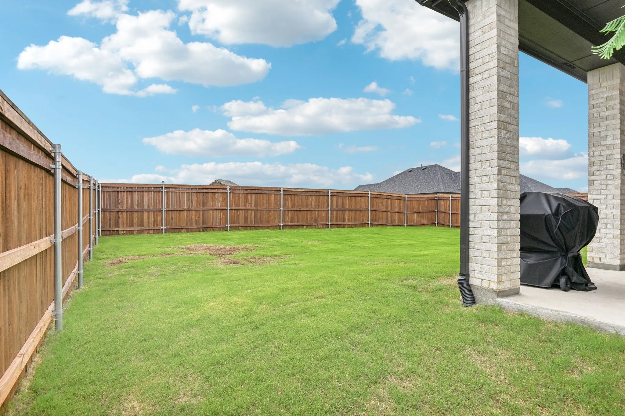 Single Family Residence For Sale in Rockwall County , 8005 Grotto Drive, Royse City, Texas 75189, 3 Bedroom, 2 Bathroom, 2 Garage spaces, 1,843 Sqft, built in 2023, mls#21381743, Real Estate Agent in Royse City, Homes For Sale in Rockwall county, Homes For Sale in Royse City, Realtor in Royse City Texas, Real Estate Brokerage Independent Realty Texas, Luminita Cordes Realtor