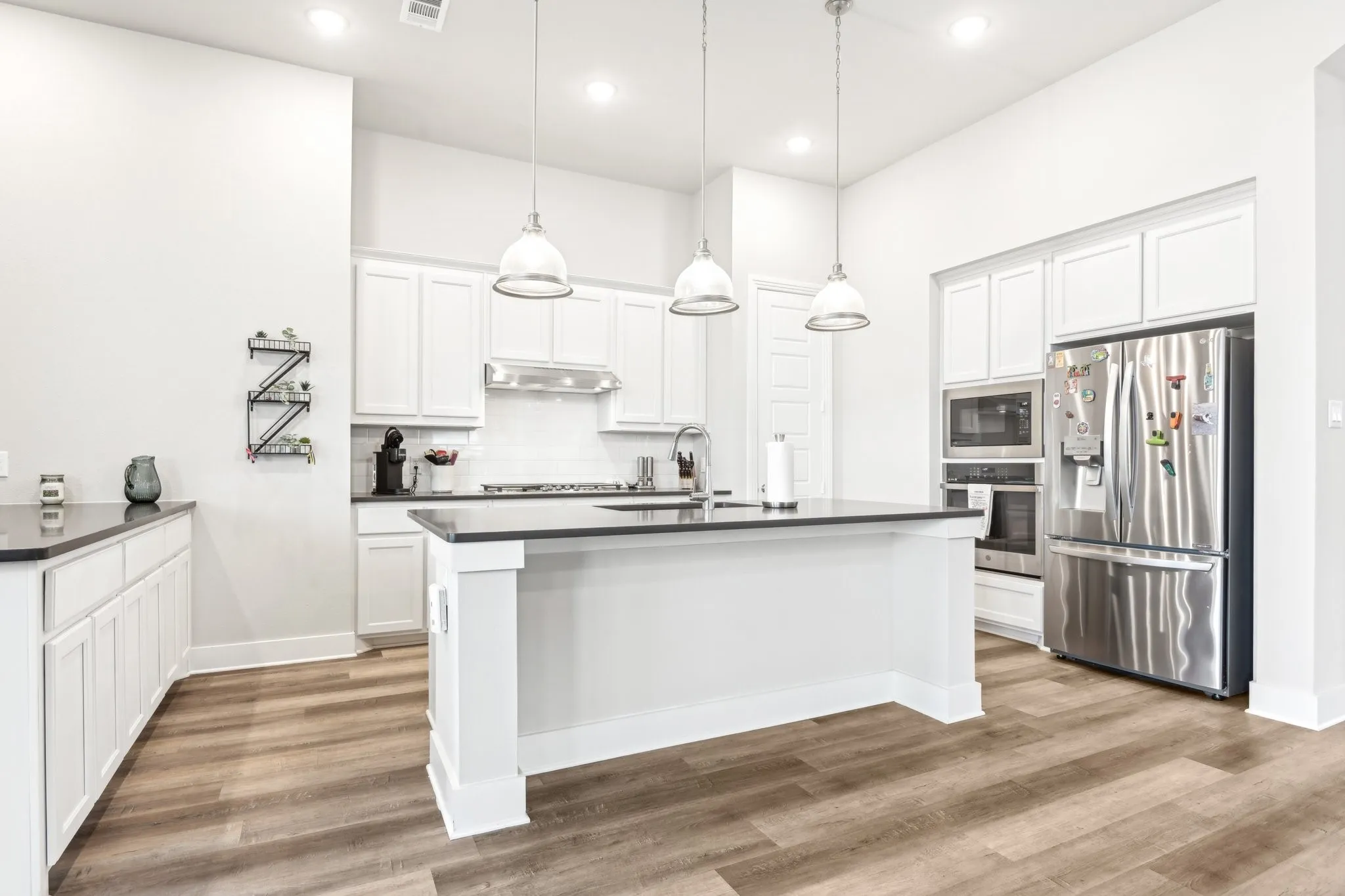 Single Family Residence For Sale in Rockwall County , 8005 Grotto Drive, Royse City, Texas 75189, 3 Bedroom, 2 Bathroom, 2 Garage spaces, 1,843 Sqft, built in 2023, mls#21381743, Real Estate Agent in Royse City, Homes For Sale in Rockwall county, Homes For Sale in Royse City, Realtor in Royse City Texas, Real Estate Brokerage Independent Realty Texas, Luminita Cordes Realtor