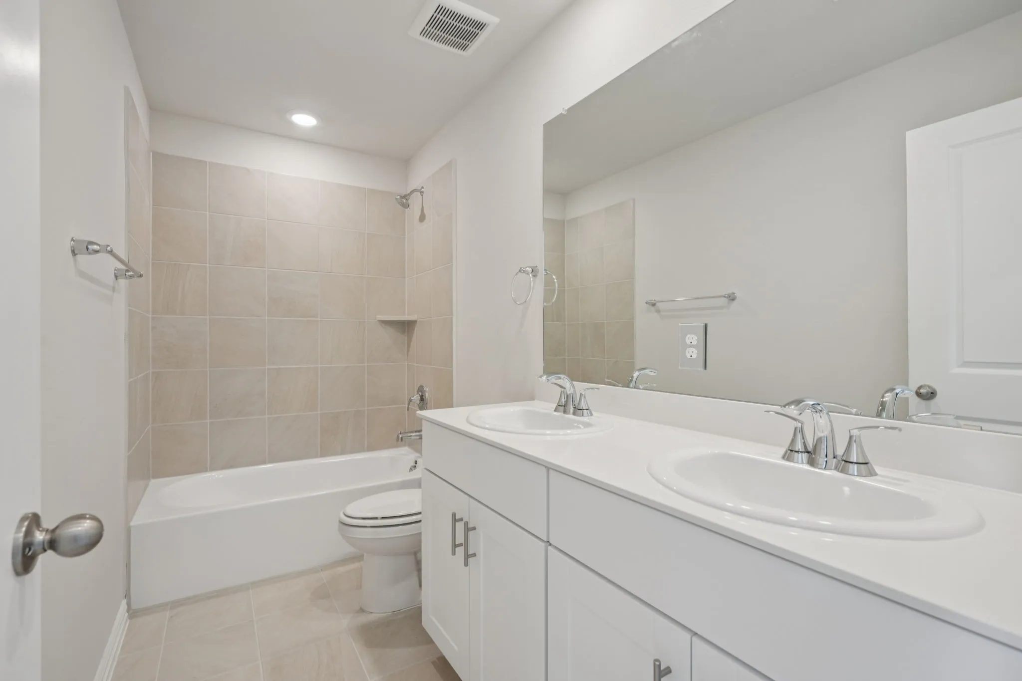 Photo is not of the actual home, but is an inspirational photo of builder’s model home and may depict options, furnishings, and/or decorator features that are not included.