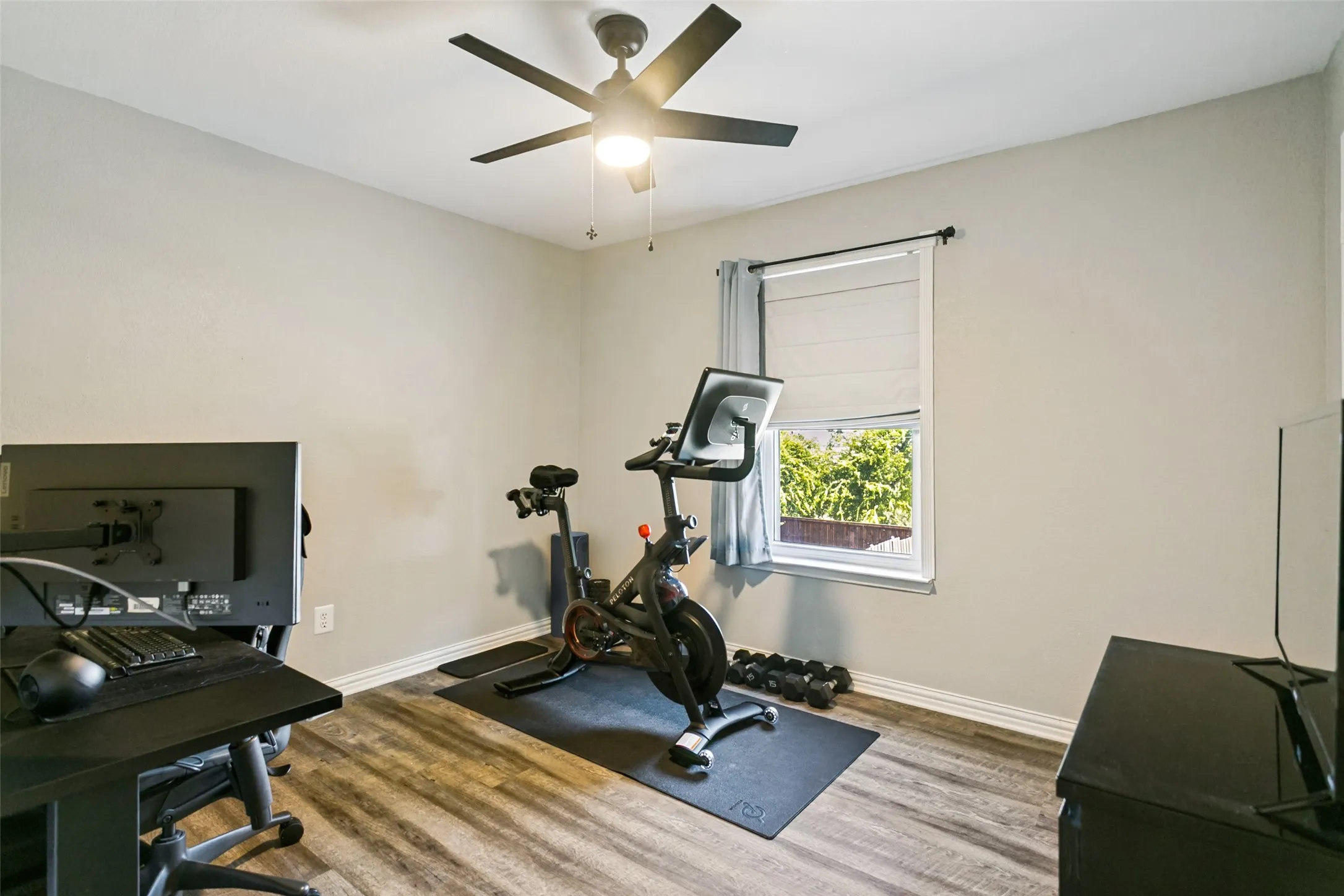 Single Family Residence For Sale in Denton County , 2213 Bresee Drive, Carrollton, Texas 75010, 4 Bedroom, 3 Bathroom, 2 Garage spaces, 2,026 Sqft, built in 1997, mls#21378623, Real Estate Agent in Carrollton, Homes For Sale in Denton county, Homes For Sale in Carrollton, Realtor in Carrollton Texas, Real Estate Brokerage Independent Realty Texas, Luminita Cordes Realtor