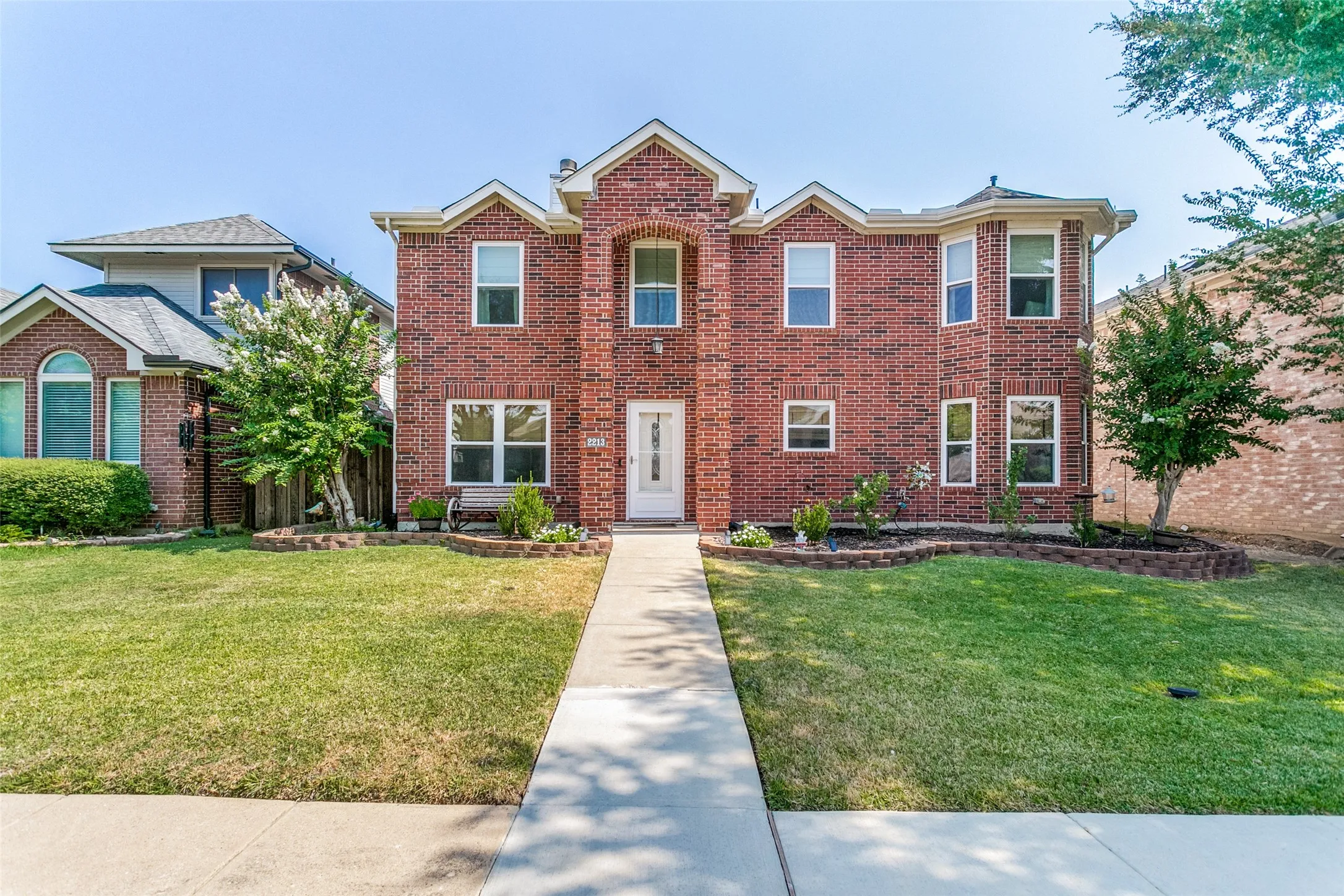 Single Family Residence For Sale in Denton County , 2213 Bresee Drive, Carrollton, Texas 75010, 4 Bedroom, 3 Bathroom, 2 Garage spaces, 2,026 Sqft, built in 1997, mls#21378623, Real Estate Agent in Carrollton, Homes For Sale in Denton county, Homes For Sale in Carrollton, Realtor in Carrollton Texas, Real Estate Brokerage Independent Realty Texas, Luminita Cordes Realtor