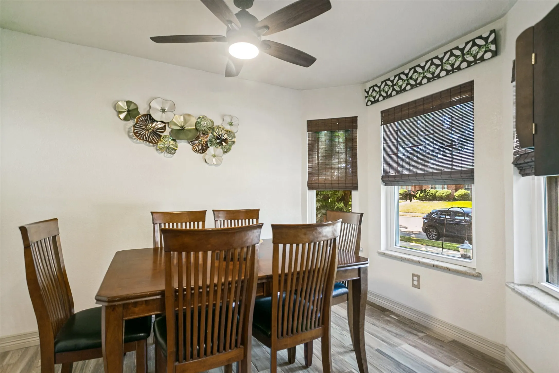 Single Family Residence For Sale in Denton County , 2213 Bresee Drive, Carrollton, Texas 75010, 4 Bedroom, 3 Bathroom, 2 Garage spaces, 2,026 Sqft, built in 1997, mls#21378623, Real Estate Agent in Carrollton, Homes For Sale in Denton county, Homes For Sale in Carrollton, Realtor in Carrollton Texas, Real Estate Brokerage Independent Realty Texas, Luminita Cordes Realtor