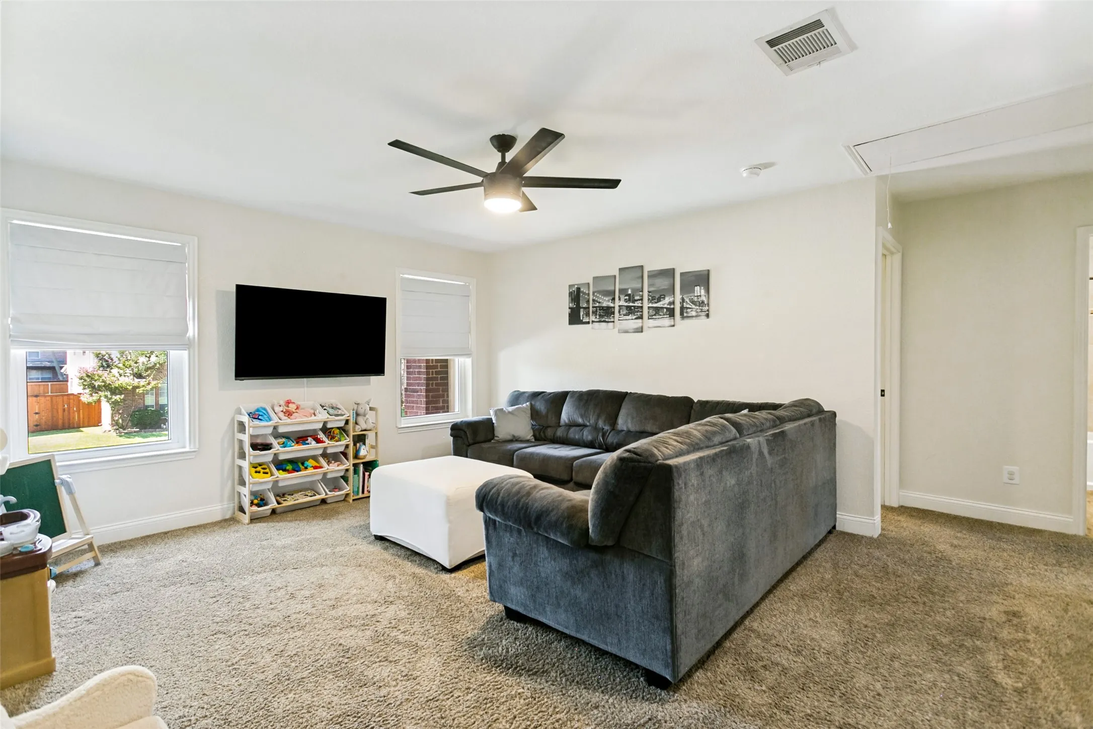 Single Family Residence For Sale in Denton County , 2213 Bresee Drive, Carrollton, Texas 75010, 4 Bedroom, 3 Bathroom, 2 Garage spaces, 2,026 Sqft, built in 1997, mls#21378623, Real Estate Agent in Carrollton, Homes For Sale in Denton county, Homes For Sale in Carrollton, Realtor in Carrollton Texas, Real Estate Brokerage Independent Realty Texas, Luminita Cordes Realtor