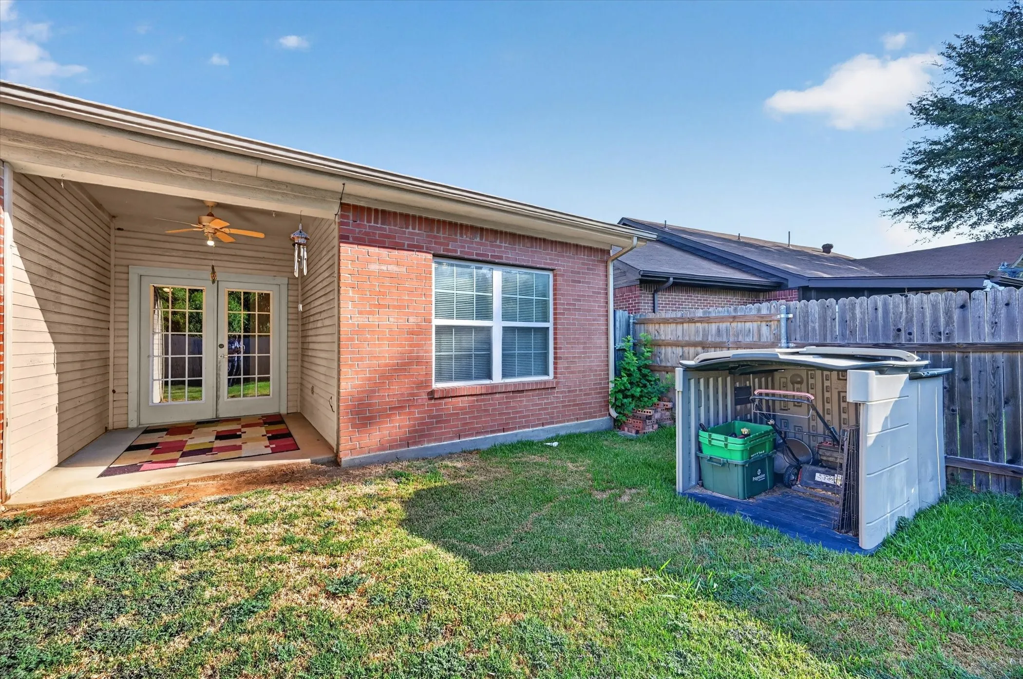 Single Family Residence For Sale in Johnson County , 433 Oak Street, Burleson, Texas 76028, 2 Bedroom, 2 Bathroom, 1 Garage spaces, 1,374 Sqft, built in 2004, mls#21381113, Real Estate Agent in Burleson, Homes For Sale in Johnson county, Homes For Sale in Burleson, Realtor in Burleson Texas, Real Estate Brokerage Independent Realty Texas, Luminita Cordes Realtor