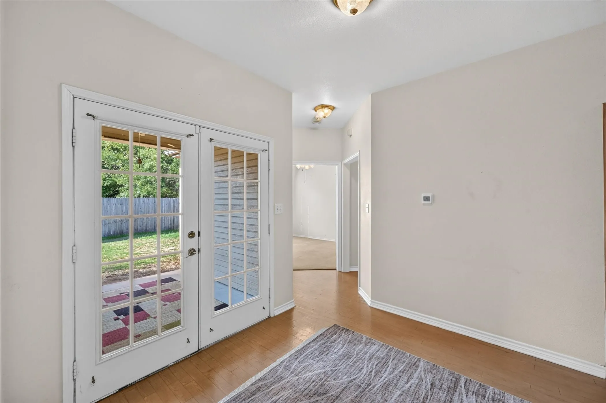 Single Family Residence For Sale in Johnson County , 433 Oak Street, Burleson, Texas 76028, 2 Bedroom, 2 Bathroom, 1 Garage spaces, 1,374 Sqft, built in 2004, mls#21381113, Real Estate Agent in Burleson, Homes For Sale in Johnson county, Homes For Sale in Burleson, Realtor in Burleson Texas, Real Estate Brokerage Independent Realty Texas, Luminita Cordes Realtor