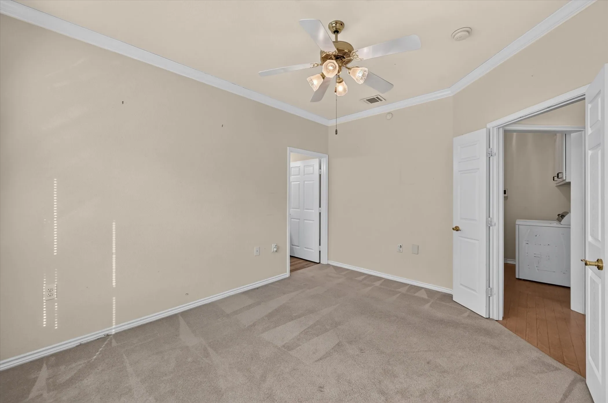 Single Family Residence For Sale in Johnson County , 433 Oak Street, Burleson, Texas 76028, 2 Bedroom, 2 Bathroom, 1 Garage spaces, 1,374 Sqft, built in 2004, mls#21381113, Real Estate Agent in Burleson, Homes For Sale in Johnson county, Homes For Sale in Burleson, Realtor in Burleson Texas, Real Estate Brokerage Independent Realty Texas, Luminita Cordes Realtor