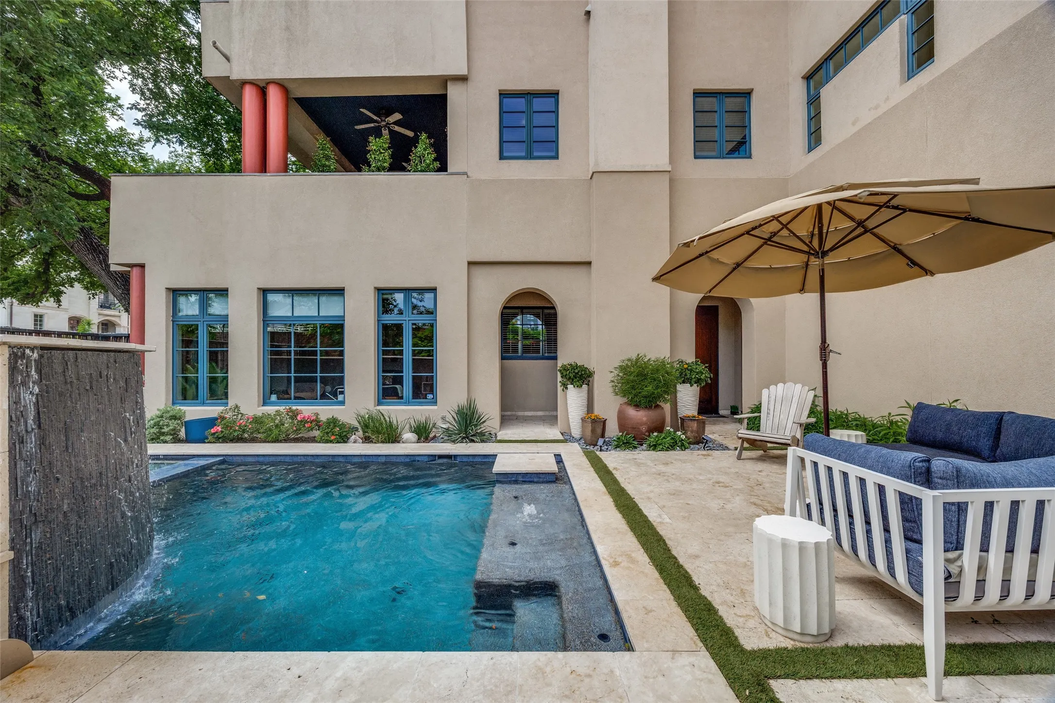 Single Family Residence For Sale in Dallas County , 2203 Allen Street, Dallas, Texas 75204, 3 Bedroom, 4 Bathroom, 2 Garage spaces, 3,435 Sqft, built in 2000, mls#21382132, Real Estate Agent in Dallas, Homes For Sale in Dallas county, Homes For Sale in Dallas, Realtor in Dallas Texas, Real Estate Brokerage Independent Realty Texas, Luminita Cordes Realtor