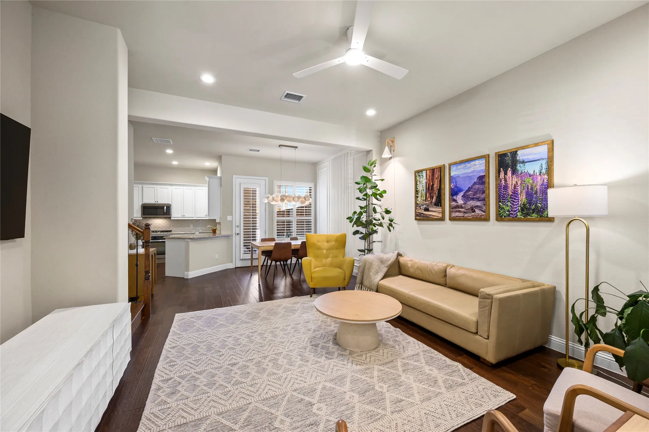 Townhouse For Sale in Denton County , 4161 Broadway Avenue, Flower Mound, Texas 75028, 3 Bedroom, 3 Bathroom, 2 Garage spaces, 1,969 Sqft, built in 2018, mls#21382155, Real Estate Agent in Flower Mound, Homes For Sale in Denton county, Homes For Sale in Flower Mound, Realtor in Flower Mound Texas, Real Estate Brokerage Independent Realty Texas, Luminita Cordes Realtor