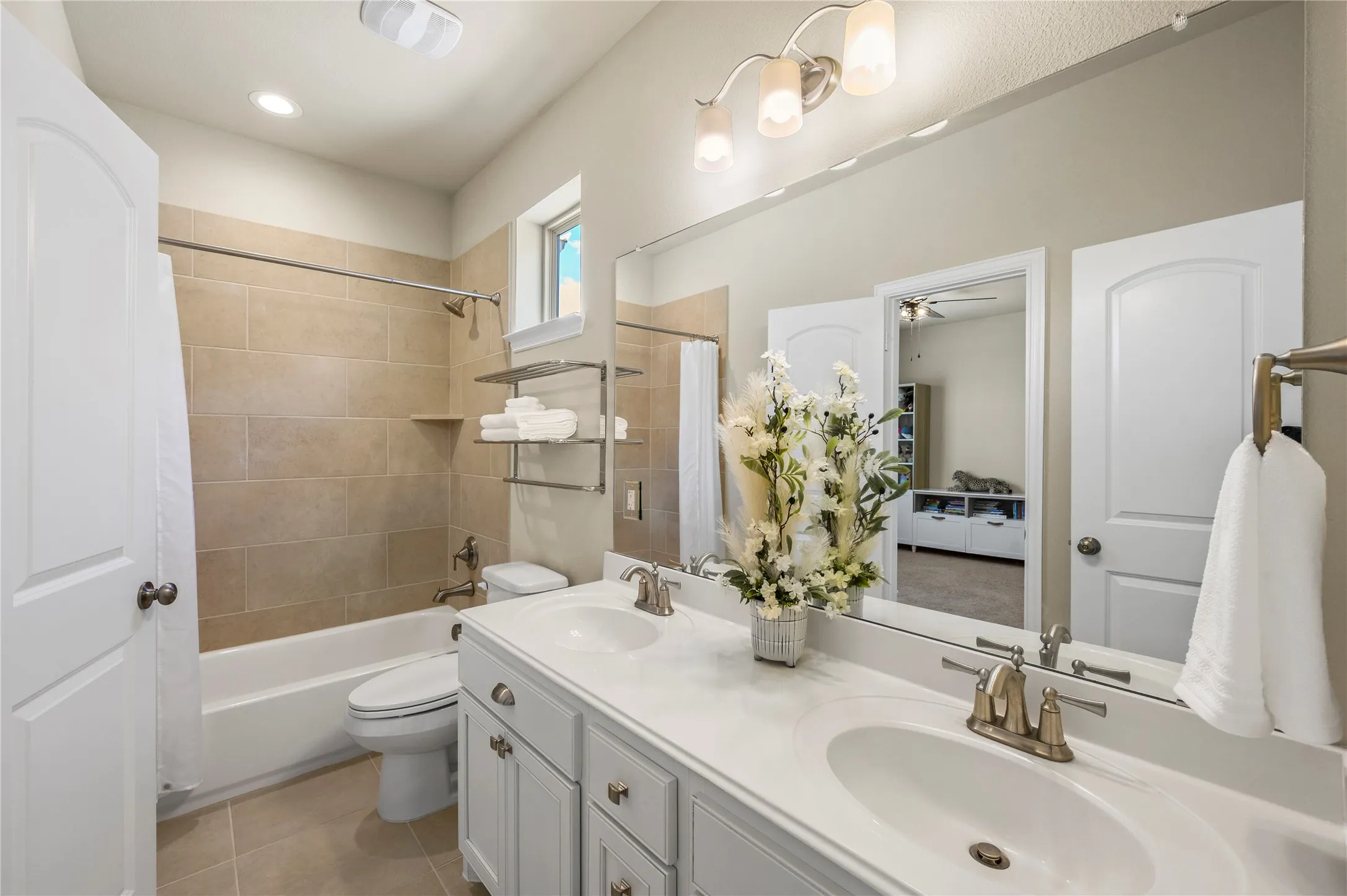 Townhouse For Sale in Denton County , 4161 Broadway Avenue, Flower Mound, Texas 75028, 3 Bedroom, 3 Bathroom, 2 Garage spaces, 1,969 Sqft, built in 2018, mls#21382155, Real Estate Agent in Flower Mound, Homes For Sale in Denton county, Homes For Sale in Flower Mound, Realtor in Flower Mound Texas, Real Estate Brokerage Independent Realty Texas, Luminita Cordes Realtor
