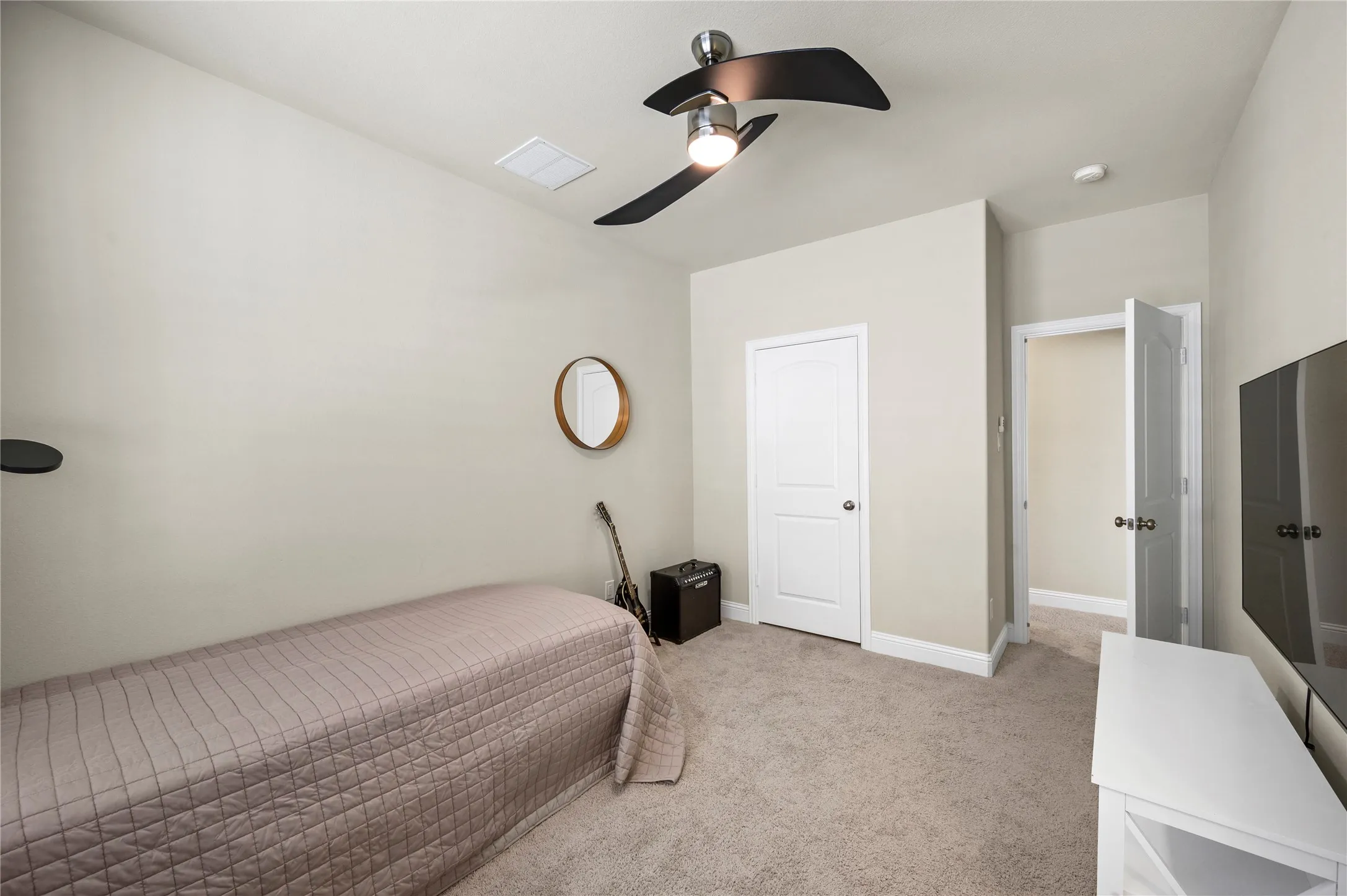 Townhouse For Sale in Denton County , 4161 Broadway Avenue, Flower Mound, Texas 75028, 3 Bedroom, 3 Bathroom, 2 Garage spaces, 1,969 Sqft, built in 2018, mls#21382155, Real Estate Agent in Flower Mound, Homes For Sale in Denton county, Homes For Sale in Flower Mound, Realtor in Flower Mound Texas, Real Estate Brokerage Independent Realty Texas, Luminita Cordes Realtor