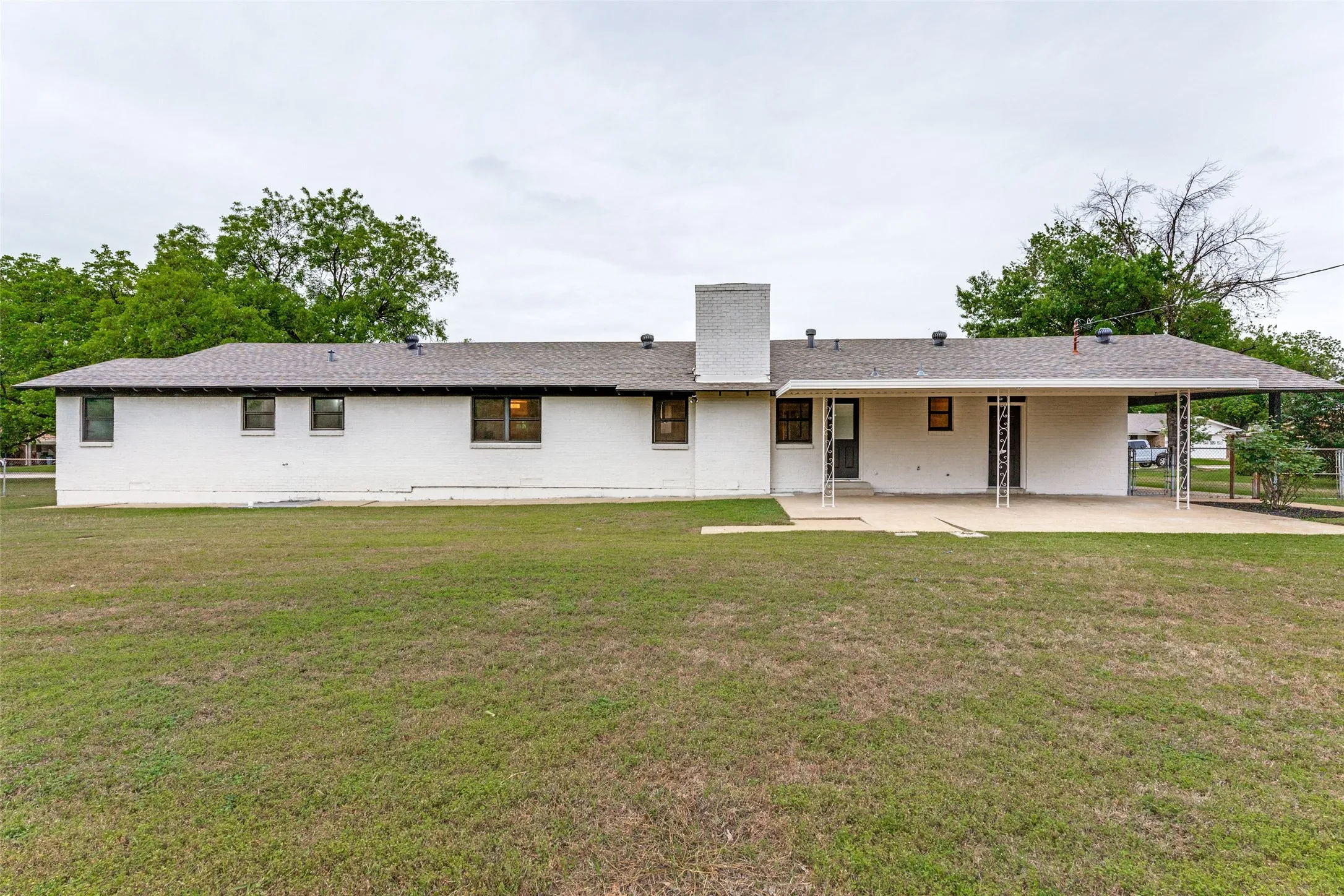 Single Family Residence For Sale in Tarrant County , 4900 Nevada Trail, North Richland Hills, Texas 76180, 3 Bedroom, 3 Bathroom, 2 Garage spaces, 1,983 Sqft, built in 1962, mls#21381657, Real Estate Agent in North Richland Hills, Homes For Sale in Tarrant county, Homes For Sale in North Richland Hills, Realtor in North Richland Hills Texas, Real Estate Brokerage Independent Realty Texas, Luminita Cordes Realtor