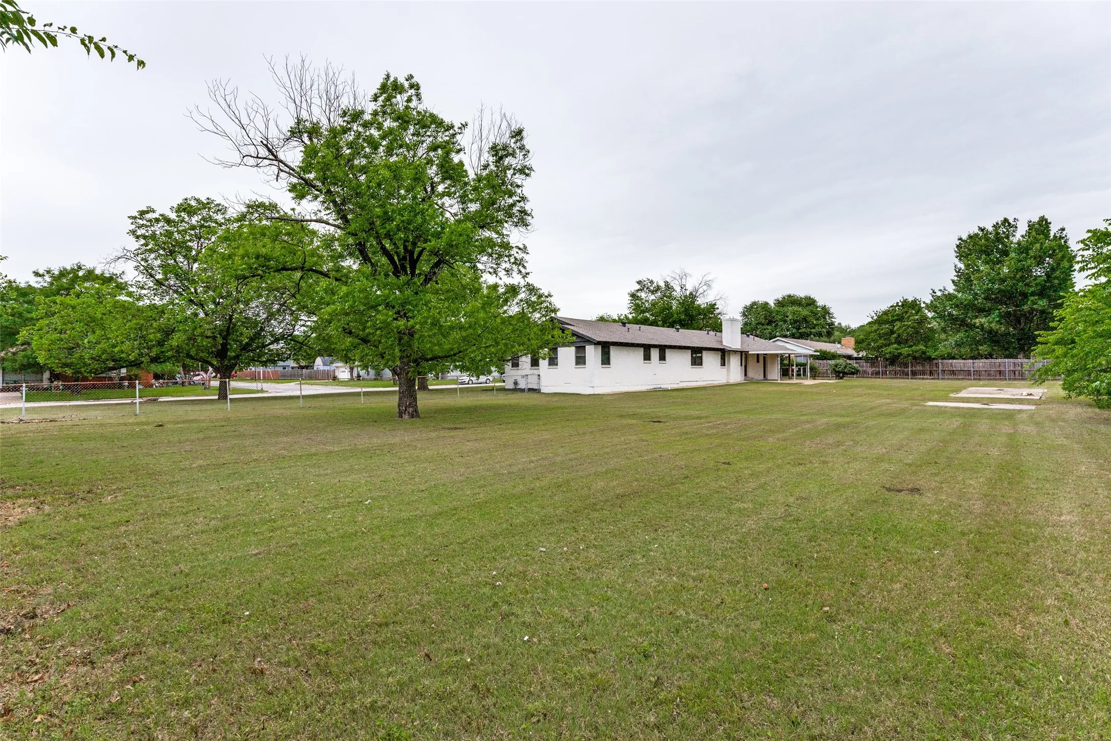 Single Family Residence For Sale in Tarrant County , 4900 Nevada Trail, North Richland Hills, Texas 76180, 3 Bedroom, 3 Bathroom, 2 Garage spaces, 1,983 Sqft, built in 1962, mls#21381657, Real Estate Agent in North Richland Hills, Homes For Sale in Tarrant county, Homes For Sale in North Richland Hills, Realtor in North Richland Hills Texas, Real Estate Brokerage Independent Realty Texas, Luminita Cordes Realtor