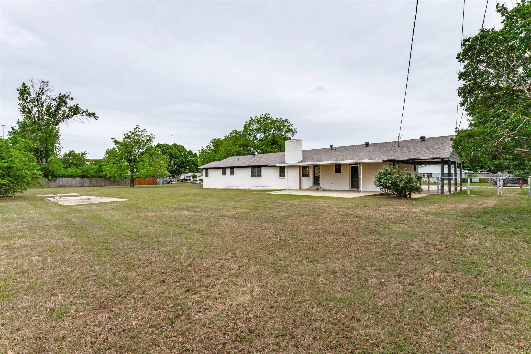 Single Family Residence For Sale in Tarrant County , 4900 Nevada Trail, North Richland Hills, Texas 76180, 3 Bedroom, 3 Bathroom, 2 Garage spaces, 1,983 Sqft, built in 1962, mls#21381657, Real Estate Agent in North Richland Hills, Homes For Sale in Tarrant county, Homes For Sale in North Richland Hills, Realtor in North Richland Hills Texas, Real Estate Brokerage Independent Realty Texas, Luminita Cordes Realtor