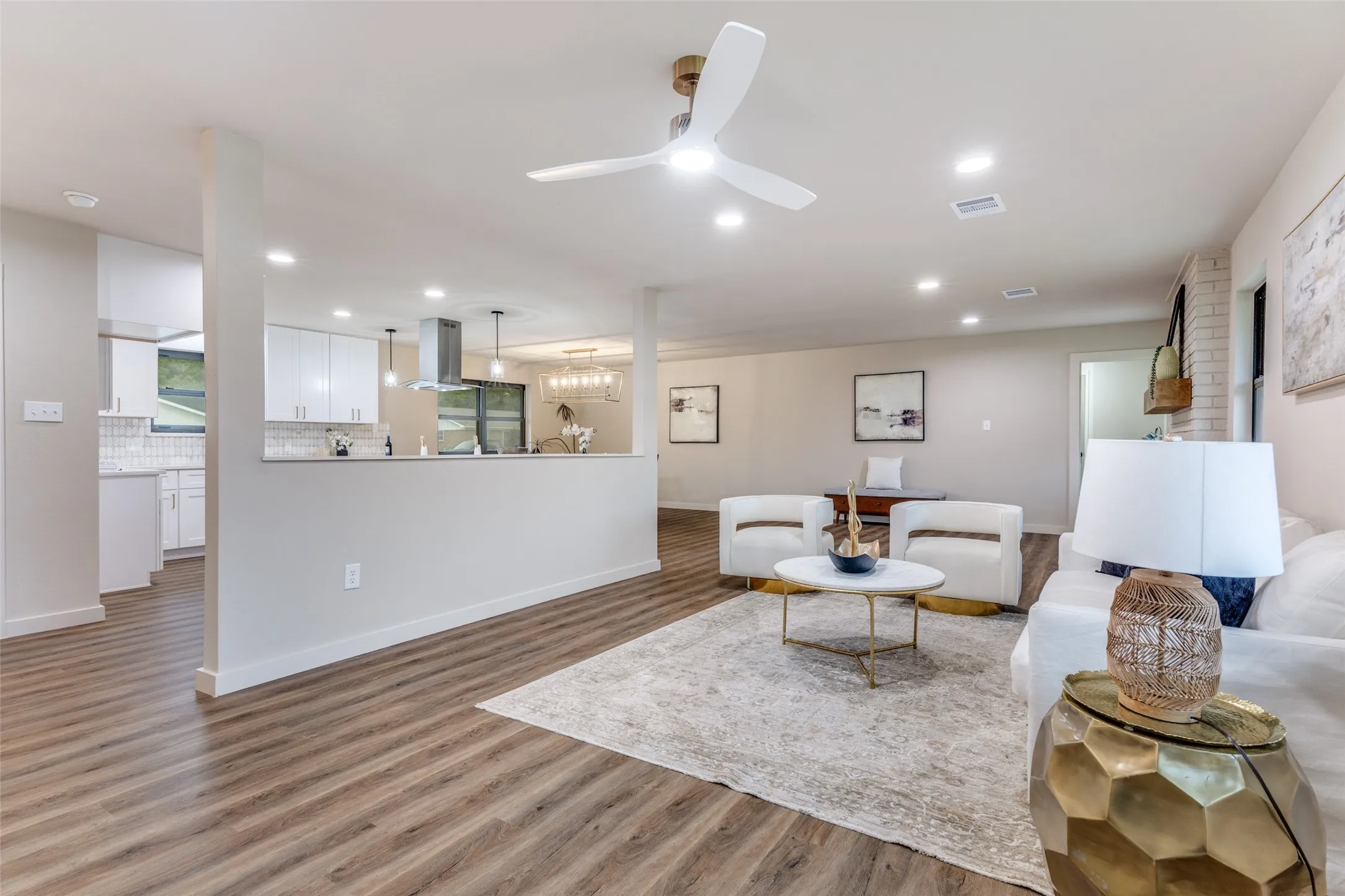Single Family Residence For Sale in Tarrant County , 4900 Nevada Trail, North Richland Hills, Texas 76180, 3 Bedroom, 3 Bathroom, 2 Garage spaces, 1,983 Sqft, built in 1962, mls#21381657, Real Estate Agent in North Richland Hills, Homes For Sale in Tarrant county, Homes For Sale in North Richland Hills, Realtor in North Richland Hills Texas, Real Estate Brokerage Independent Realty Texas, Luminita Cordes Realtor