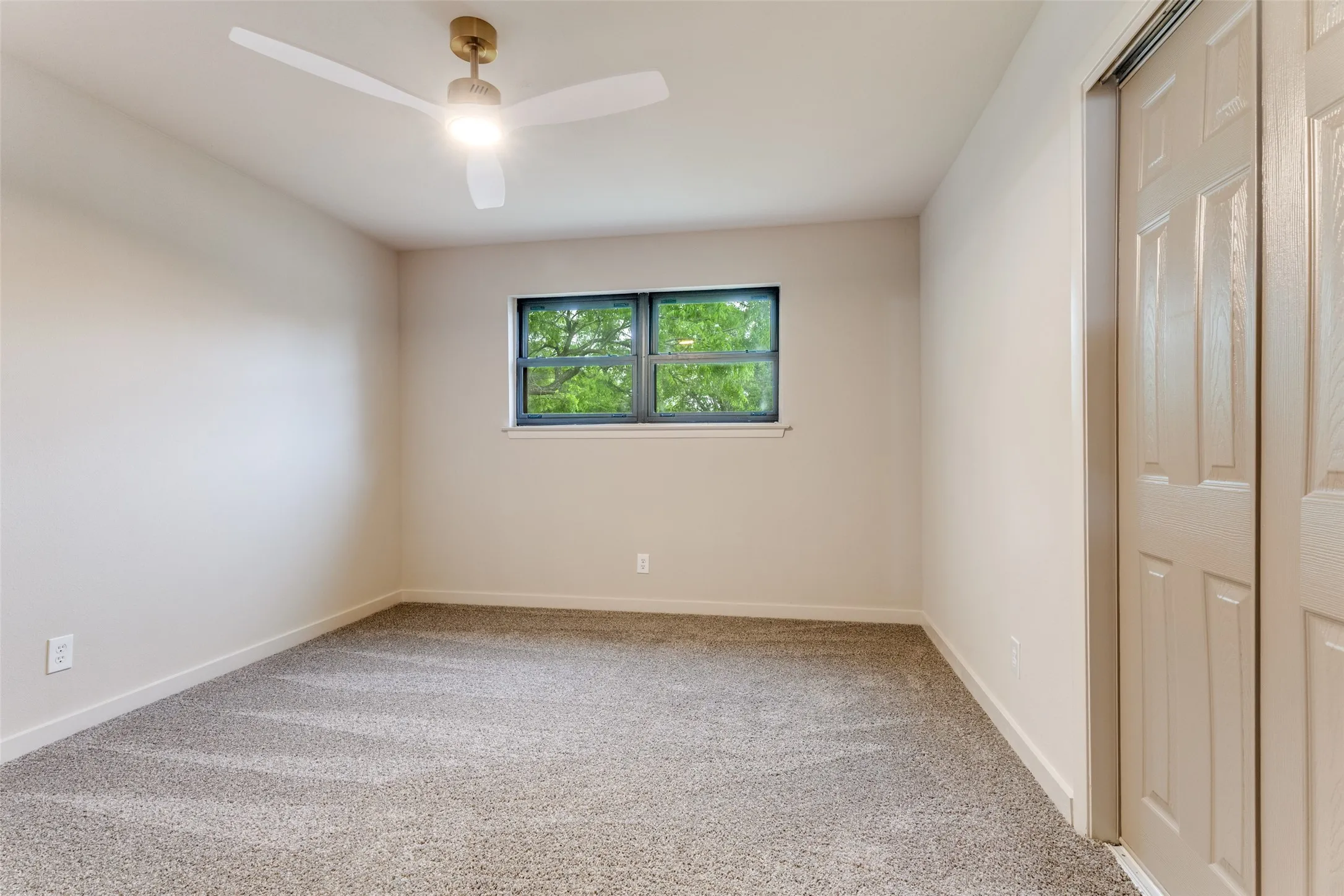 Single Family Residence For Sale in Tarrant County , 4900 Nevada Trail, North Richland Hills, Texas 76180, 3 Bedroom, 3 Bathroom, 2 Garage spaces, 1,983 Sqft, built in 1962, mls#21381657, Real Estate Agent in North Richland Hills, Homes For Sale in Tarrant county, Homes For Sale in North Richland Hills, Realtor in North Richland Hills Texas, Real Estate Brokerage Independent Realty Texas, Luminita Cordes Realtor