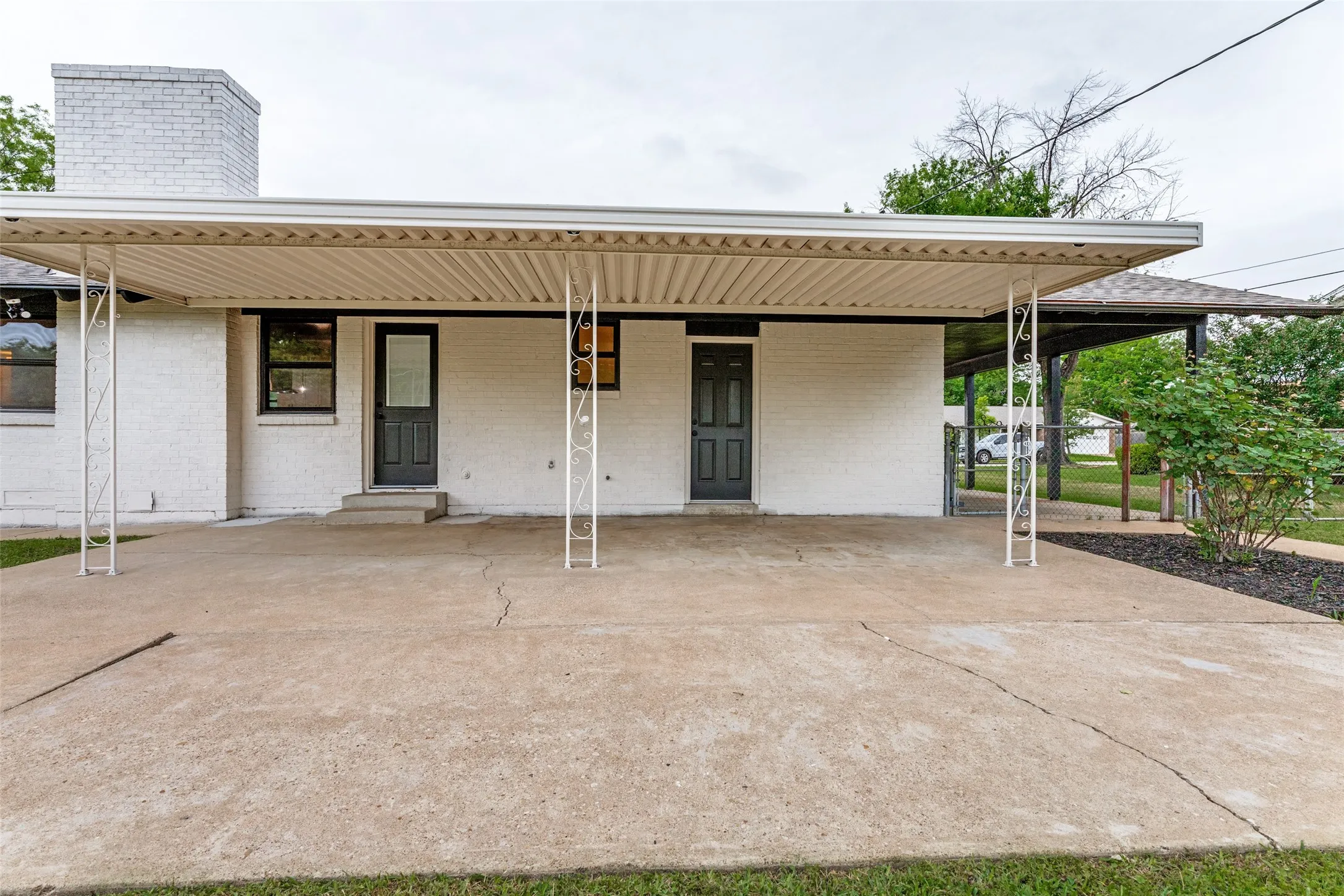 Single Family Residence For Sale in Tarrant County , 4900 Nevada Trail, North Richland Hills, Texas 76180, 3 Bedroom, 3 Bathroom, 2 Garage spaces, 1,983 Sqft, built in 1962, mls#21381657, Real Estate Agent in North Richland Hills, Homes For Sale in Tarrant county, Homes For Sale in North Richland Hills, Realtor in North Richland Hills Texas, Real Estate Brokerage Independent Realty Texas, Luminita Cordes Realtor