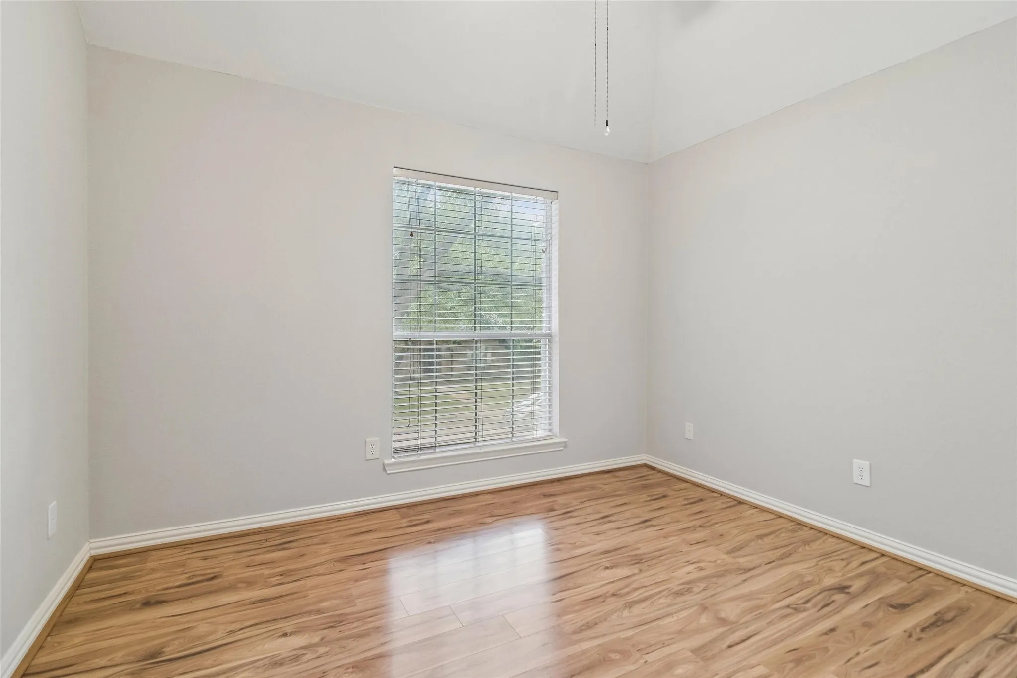 Single Family Residence For Rent in Collin County , 4661 Baldwin Lane, Plano, Texas 75024, 4 Bedroom, 3 Bathroom, 2 Garage spaces, 2,691 Sqft, built in 1997, mls#21379005, Real Estate Agent in Plano, Homes For Rent in Collin county, Homes For Rent in Plano, Realtor in Plano Texas, Real Estate Brokerage Independent Realty Texas, Luminita Cordes Realtor
