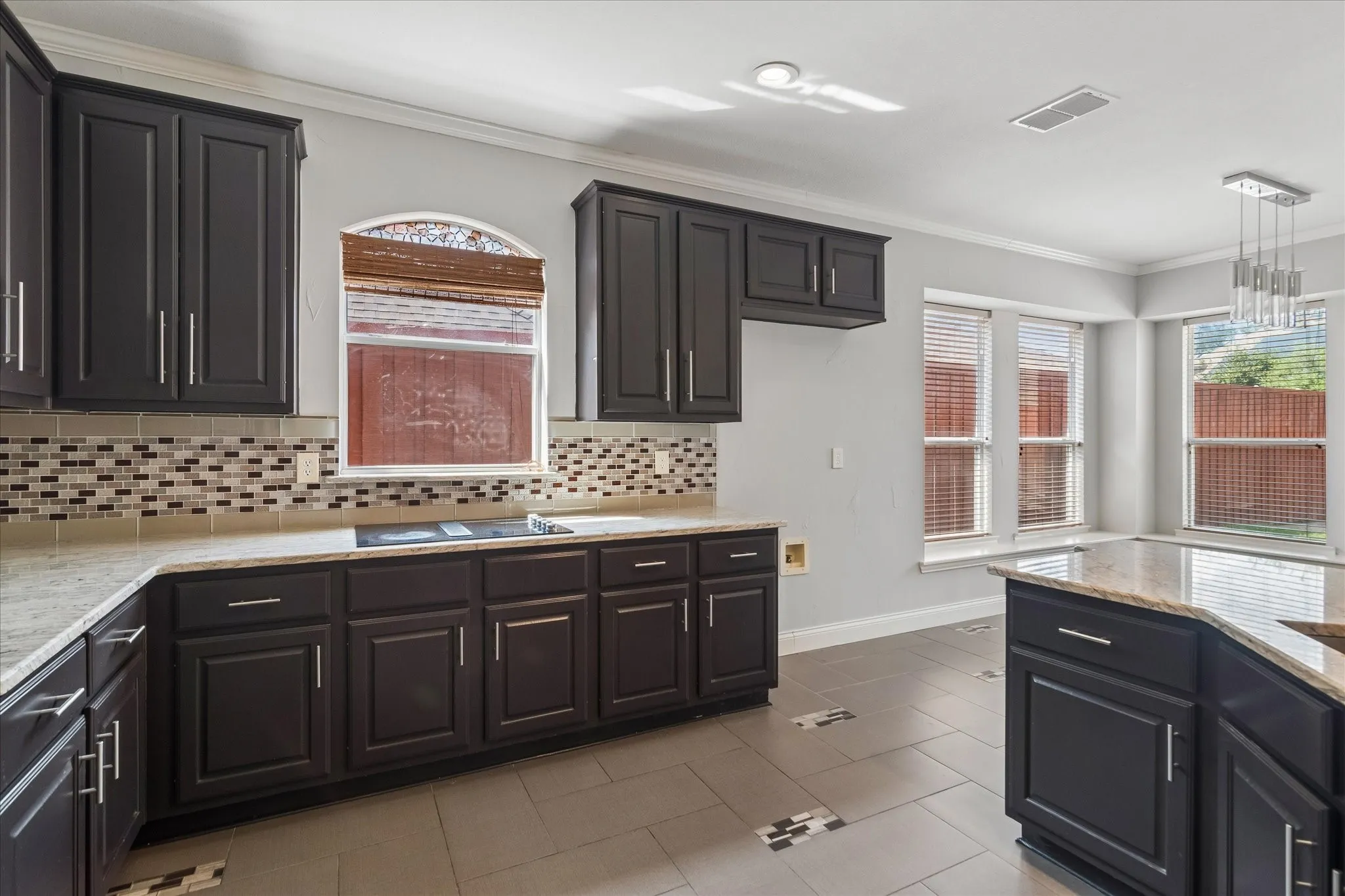 Single Family Residence For Rent in Collin County , 4661 Baldwin Lane, Plano, Texas 75024, 4 Bedroom, 3 Bathroom, 2 Garage spaces, 2,691 Sqft, built in 1997, mls#21379005, Real Estate Agent in Plano, Homes For Rent in Collin county, Homes For Rent in Plano, Realtor in Plano Texas, Real Estate Brokerage Independent Realty Texas, Luminita Cordes Realtor