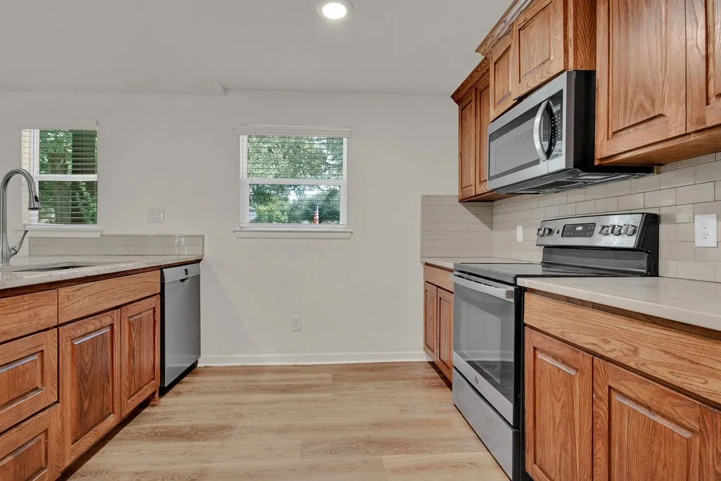 Single Family Residence For Sale in Smith County , 224 Hideaway Lane E, Hideaway, Texas 75771, 2 Bedroom, 2 Bathroom, Garage spaces, 1,330 Sqft, built in 1970, mls#21382158, Real Estate Agent in Hideaway, Homes For Sale in Smith county, Homes For Sale in Hideaway, Realtor in Hideaway Texas, Real Estate Brokerage Independent Realty Texas, Luminita Cordes Realtor