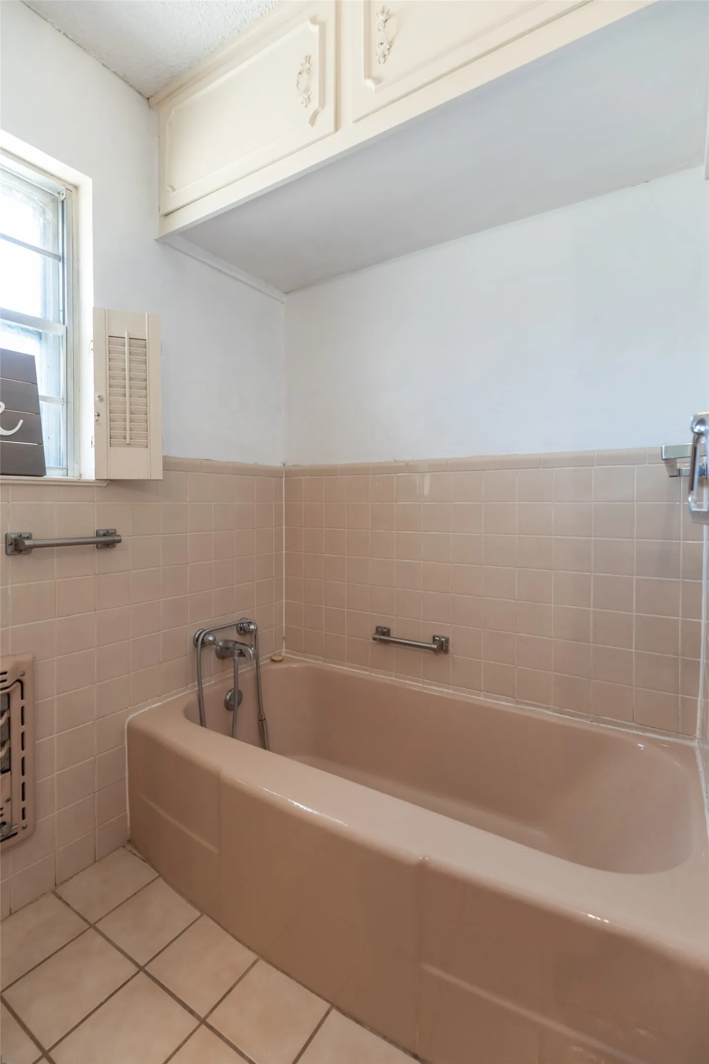 Single Family Residence For Sale in Taylor County , 10 Harvard Place, Abilene, Texas 79603, 3 Bedroom, 2 Bathroom, 1 Garage spaces, 2,003 Sqft, built in 1963, mls#21382073, Real Estate Agent in Abilene, Homes For Sale in Taylor county, Homes For Sale in Abilene, Realtor in Abilene Texas, Real Estate Brokerage Independent Realty Texas, Luminita Cordes Realtor