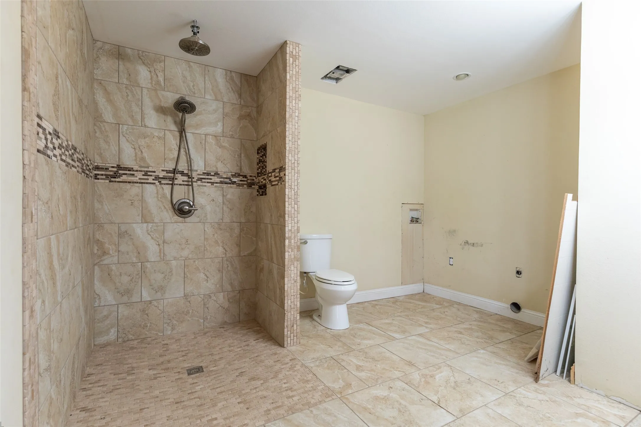 Single Family Residence For Sale in Taylor County , 10 Harvard Place, Abilene, Texas 79603, 3 Bedroom, 2 Bathroom, 1 Garage spaces, 2,003 Sqft, built in 1963, mls#21382073, Real Estate Agent in Abilene, Homes For Sale in Taylor county, Homes For Sale in Abilene, Realtor in Abilene Texas, Real Estate Brokerage Independent Realty Texas, Luminita Cordes Realtor