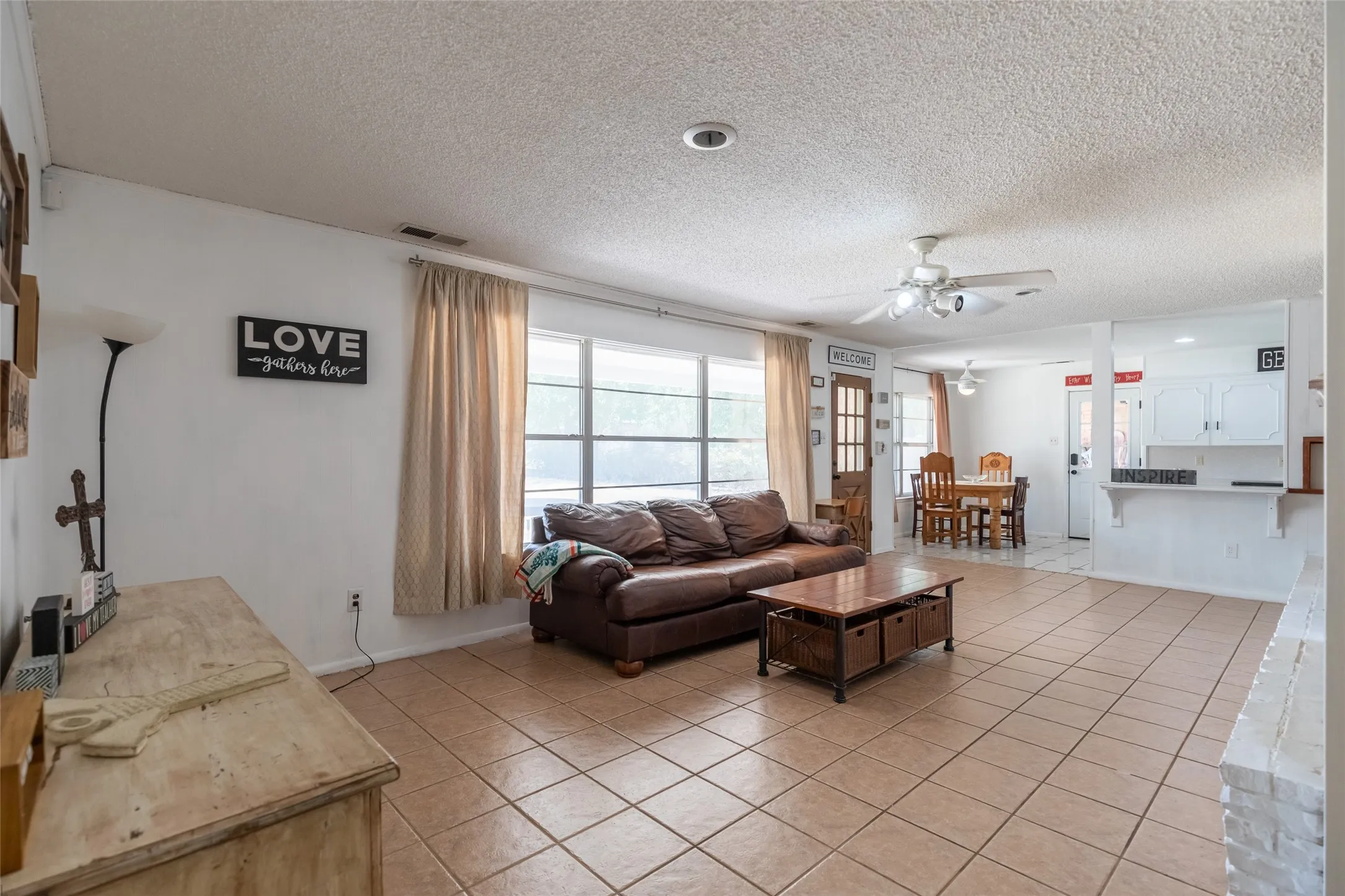 Single Family Residence For Sale in Taylor County , 10 Harvard Place, Abilene, Texas 79603, 3 Bedroom, 2 Bathroom, 1 Garage spaces, 2,003 Sqft, built in 1963, mls#21382073, Real Estate Agent in Abilene, Homes For Sale in Taylor county, Homes For Sale in Abilene, Realtor in Abilene Texas, Real Estate Brokerage Independent Realty Texas, Luminita Cordes Realtor