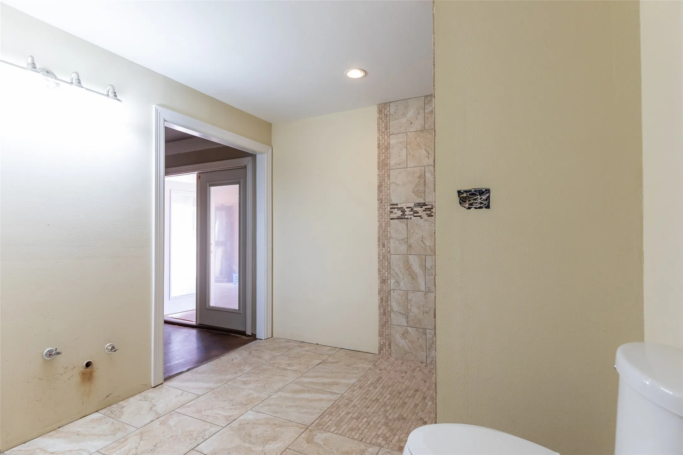 Single Family Residence For Sale in Taylor County , 10 Harvard Place, Abilene, Texas 79603, 3 Bedroom, 2 Bathroom, 1 Garage spaces, 2,003 Sqft, built in 1963, mls#21382073, Real Estate Agent in Abilene, Homes For Sale in Taylor county, Homes For Sale in Abilene, Realtor in Abilene Texas, Real Estate Brokerage Independent Realty Texas, Luminita Cordes Realtor