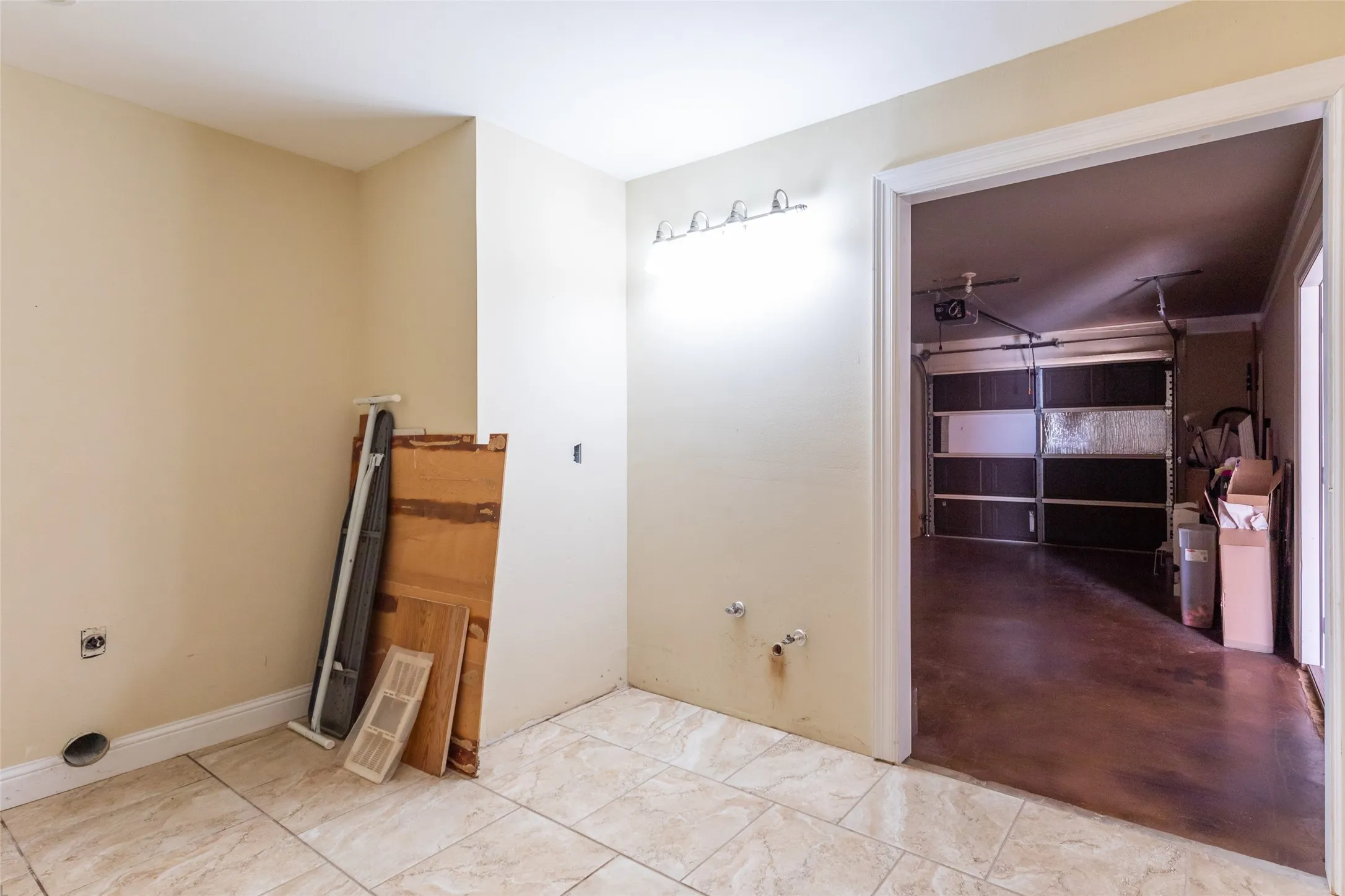 Single Family Residence For Sale in Taylor County , 10 Harvard Place, Abilene, Texas 79603, 3 Bedroom, 2 Bathroom, 1 Garage spaces, 2,003 Sqft, built in 1963, mls#21382073, Real Estate Agent in Abilene, Homes For Sale in Taylor county, Homes For Sale in Abilene, Realtor in Abilene Texas, Real Estate Brokerage Independent Realty Texas, Luminita Cordes Realtor