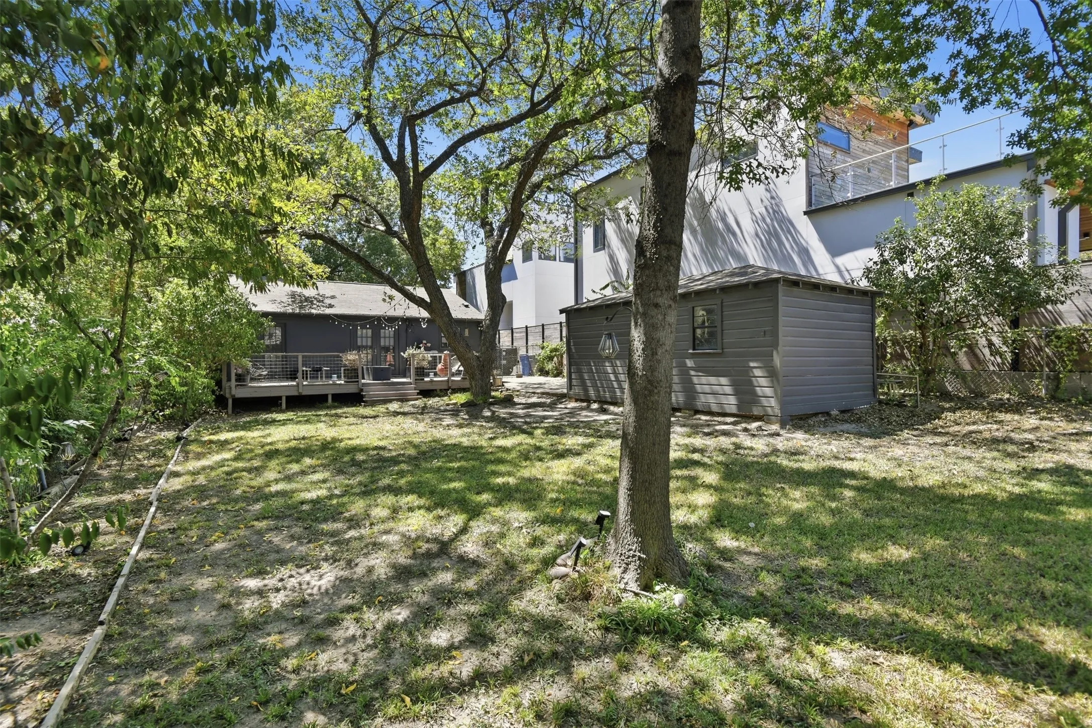Single Family Residence For Sale in Dallas County , 1906 Lakeland Drive, Dallas, Texas 75218, 2 Bedroom, 1 Bathroom, 1 Garage spaces, 1,053 Sqft, built in 1950, mls#21371343, Real Estate Agent in Dallas, Homes For Sale in Dallas county, Homes For Sale in Dallas, Realtor in Dallas Texas, Real Estate Brokerage Independent Realty Texas, Luminita Cordes Realtor