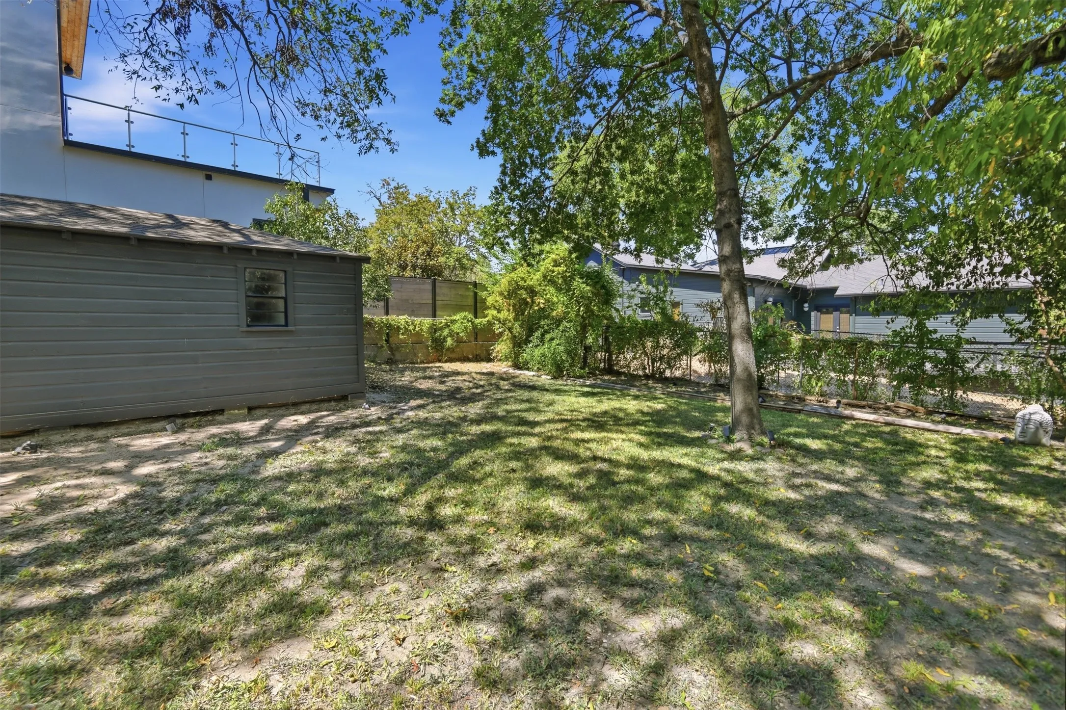 Single Family Residence For Sale in Dallas County , 1906 Lakeland Drive, Dallas, Texas 75218, 2 Bedroom, 1 Bathroom, 1 Garage spaces, 1,053 Sqft, built in 1950, mls#21371343, Real Estate Agent in Dallas, Homes For Sale in Dallas county, Homes For Sale in Dallas, Realtor in Dallas Texas, Real Estate Brokerage Independent Realty Texas, Luminita Cordes Realtor