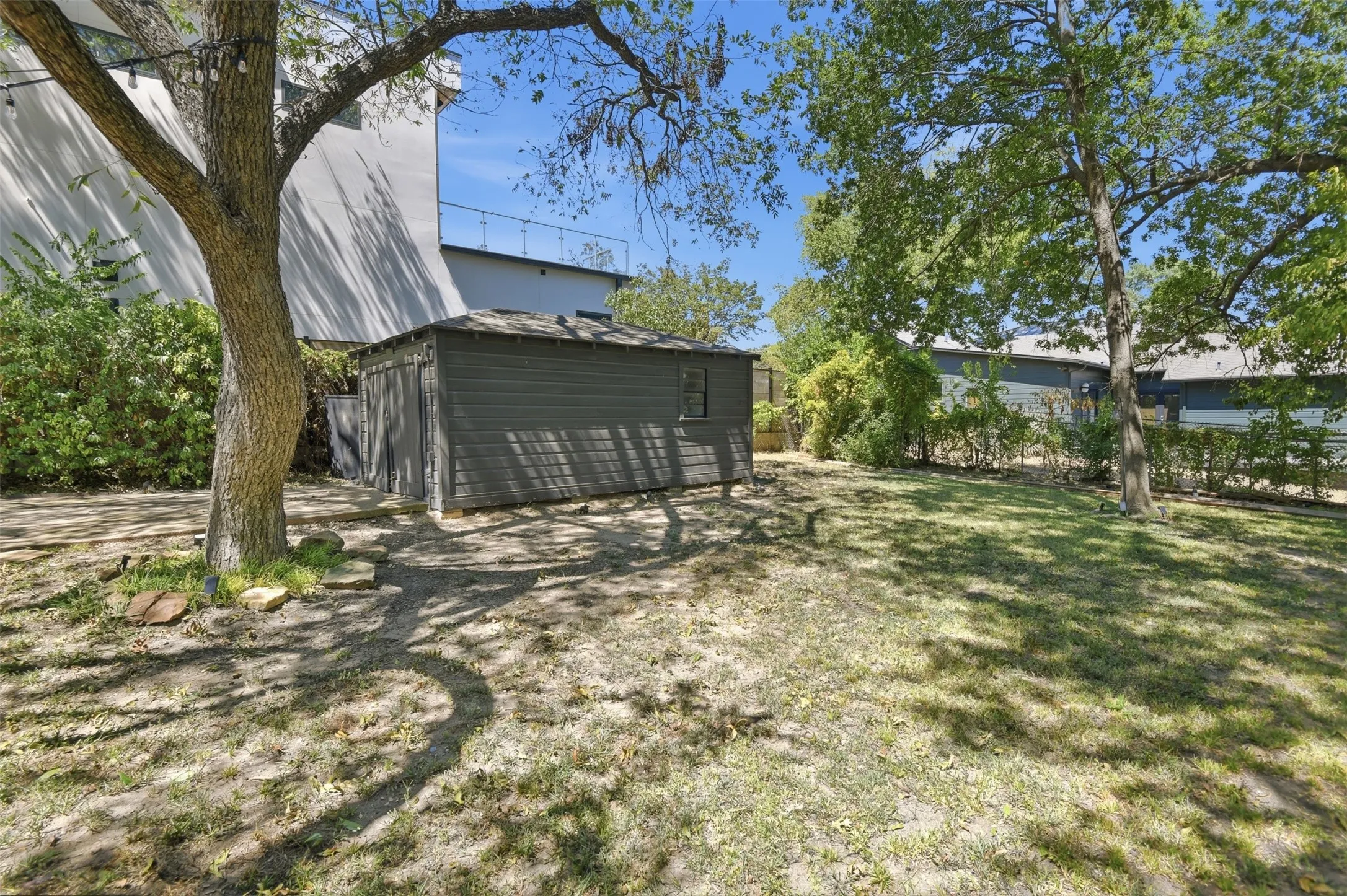 Single Family Residence For Sale in Dallas County , 1906 Lakeland Drive, Dallas, Texas 75218, 2 Bedroom, 1 Bathroom, 1 Garage spaces, 1,053 Sqft, built in 1950, mls#21371343, Real Estate Agent in Dallas, Homes For Sale in Dallas county, Homes For Sale in Dallas, Realtor in Dallas Texas, Real Estate Brokerage Independent Realty Texas, Luminita Cordes Realtor