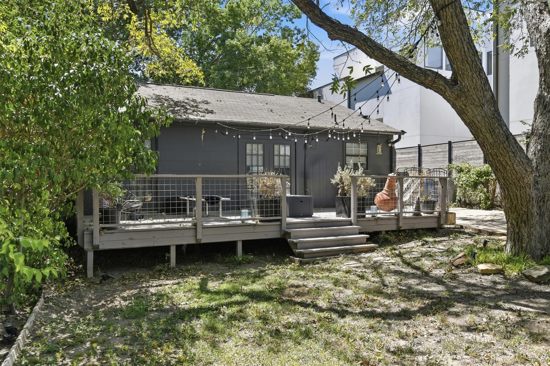 Single Family Residence For Sale in Dallas County , 1906 Lakeland Drive, Dallas, Texas 75218, 2 Bedroom, 1 Bathroom, 1 Garage spaces, 1,053 Sqft, built in 1950, mls#21371343, Real Estate Agent in Dallas, Homes For Sale in Dallas county, Homes For Sale in Dallas, Realtor in Dallas Texas, Real Estate Brokerage Independent Realty Texas, Luminita Cordes Realtor