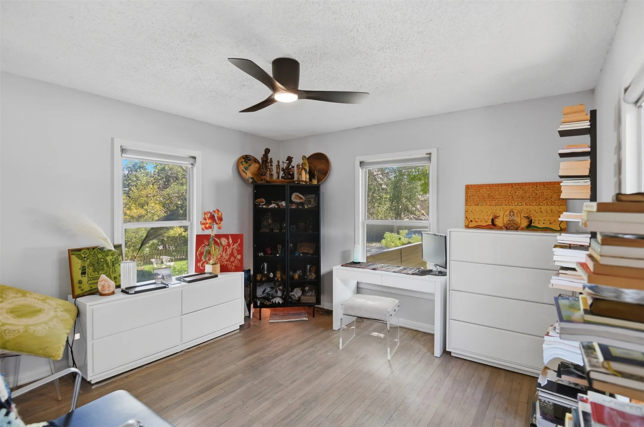Single Family Residence For Sale in Dallas County , 1906 Lakeland Drive, Dallas, Texas 75218, 2 Bedroom, 1 Bathroom, 1 Garage spaces, 1,053 Sqft, built in 1950, mls#21371343, Real Estate Agent in Dallas, Homes For Sale in Dallas county, Homes For Sale in Dallas, Realtor in Dallas Texas, Real Estate Brokerage Independent Realty Texas, Luminita Cordes Realtor