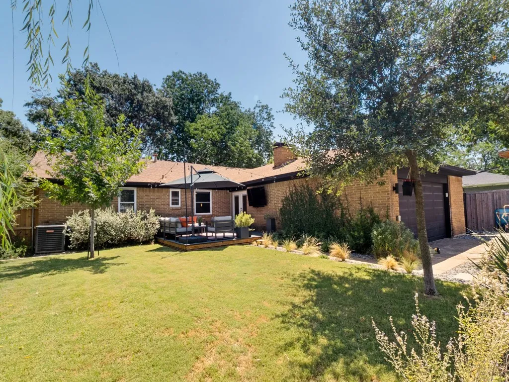 Single Family Residence For Sale in Dallas County , 5915 Canterview Drive, Dallas, Texas 75228, 3 Bedroom, 2 Bathroom, 2 Garage spaces, 1,773 Sqft, built in 1964, mls#21382146, Real Estate Agent in Dallas, Homes For Sale in Dallas county, Homes For Sale in Dallas, Realtor in Dallas Texas, Real Estate Brokerage Independent Realty Texas, Luminita Cordes Realtor