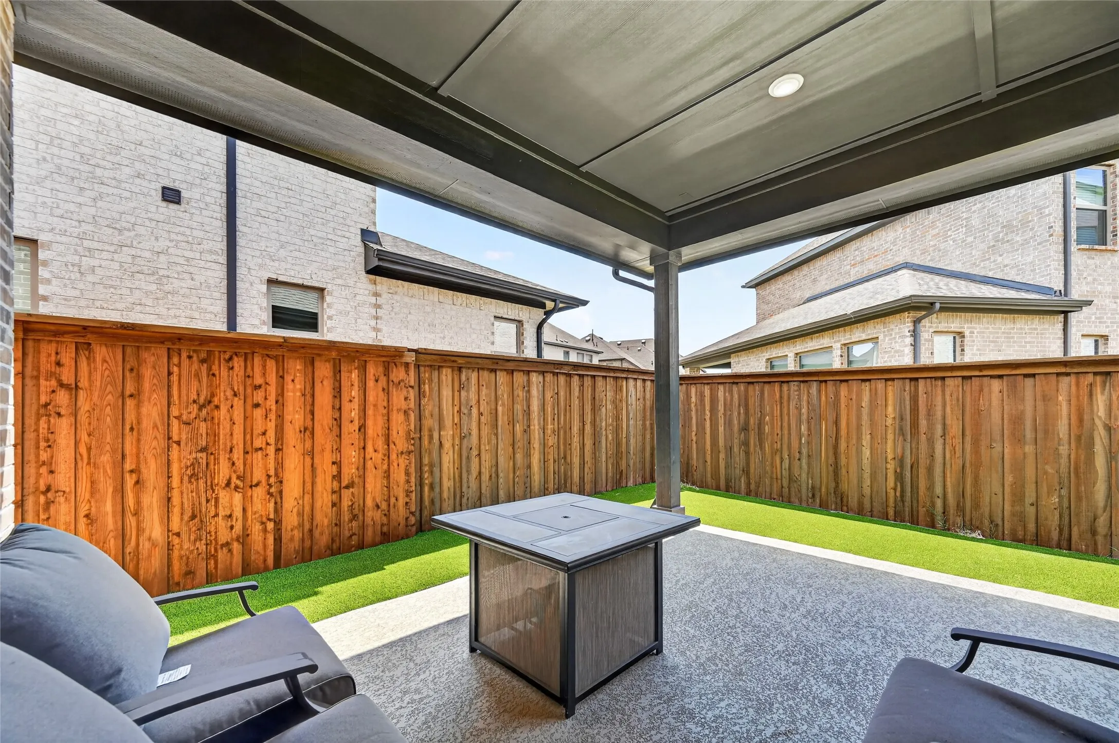 Single Family Residence For Sale in Denton County , 2552 Four Roses Drive, Lewisville, Texas 75056, 4 Bedroom, 4 Bathroom, 2 Garage spaces, 2,816 Sqft, built in 2023, mls#21382164, Real Estate Agent in Lewisville, Homes For Sale in Denton county, Homes For Sale in Lewisville, Realtor in Lewisville Texas, Real Estate Brokerage Independent Realty Texas, Luminita Cordes Realtor