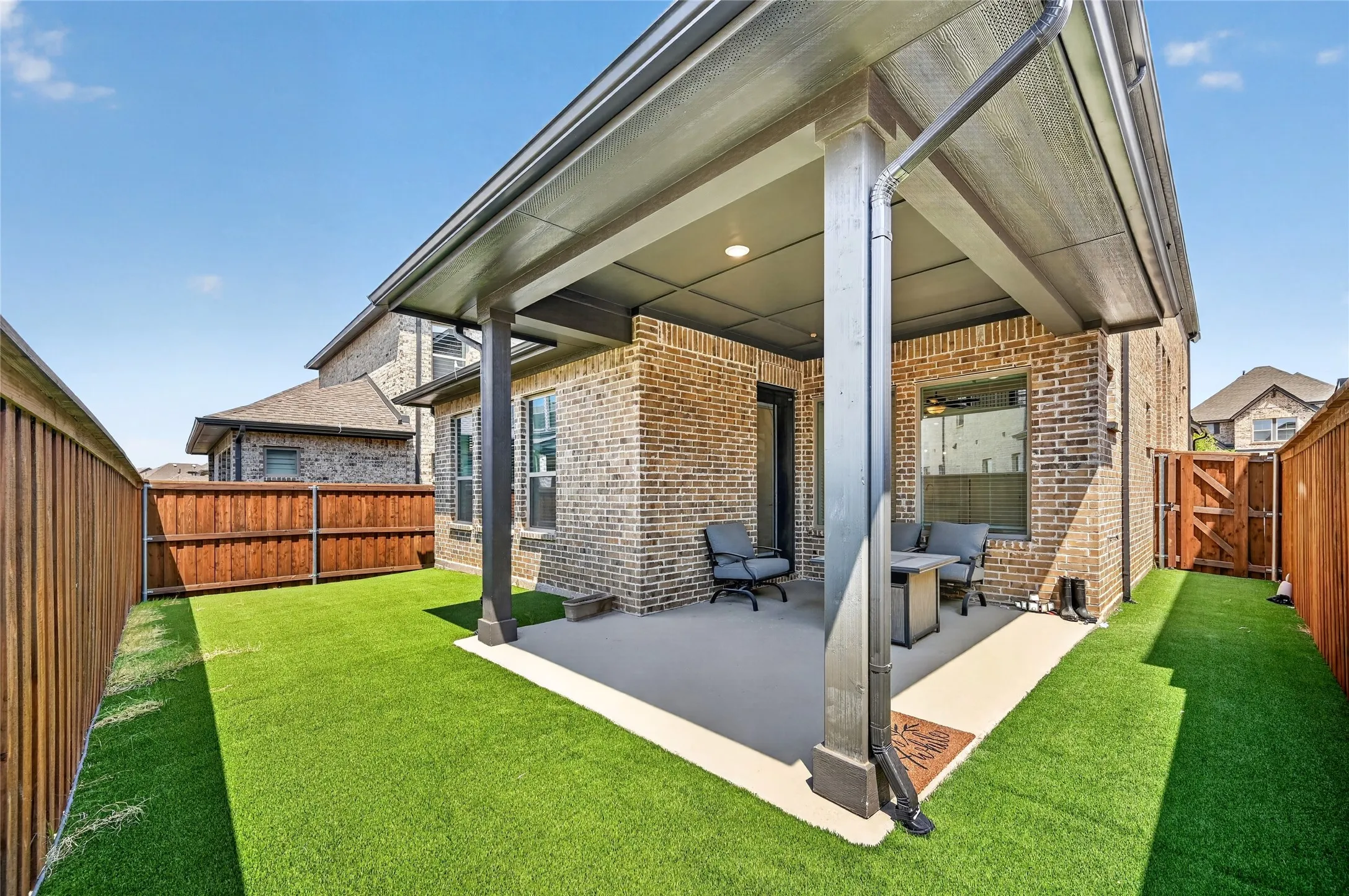 Single Family Residence For Sale in Denton County , 2552 Four Roses Drive, Lewisville, Texas 75056, 4 Bedroom, 4 Bathroom, 2 Garage spaces, 2,816 Sqft, built in 2023, mls#21382164, Real Estate Agent in Lewisville, Homes For Sale in Denton county, Homes For Sale in Lewisville, Realtor in Lewisville Texas, Real Estate Brokerage Independent Realty Texas, Luminita Cordes Realtor