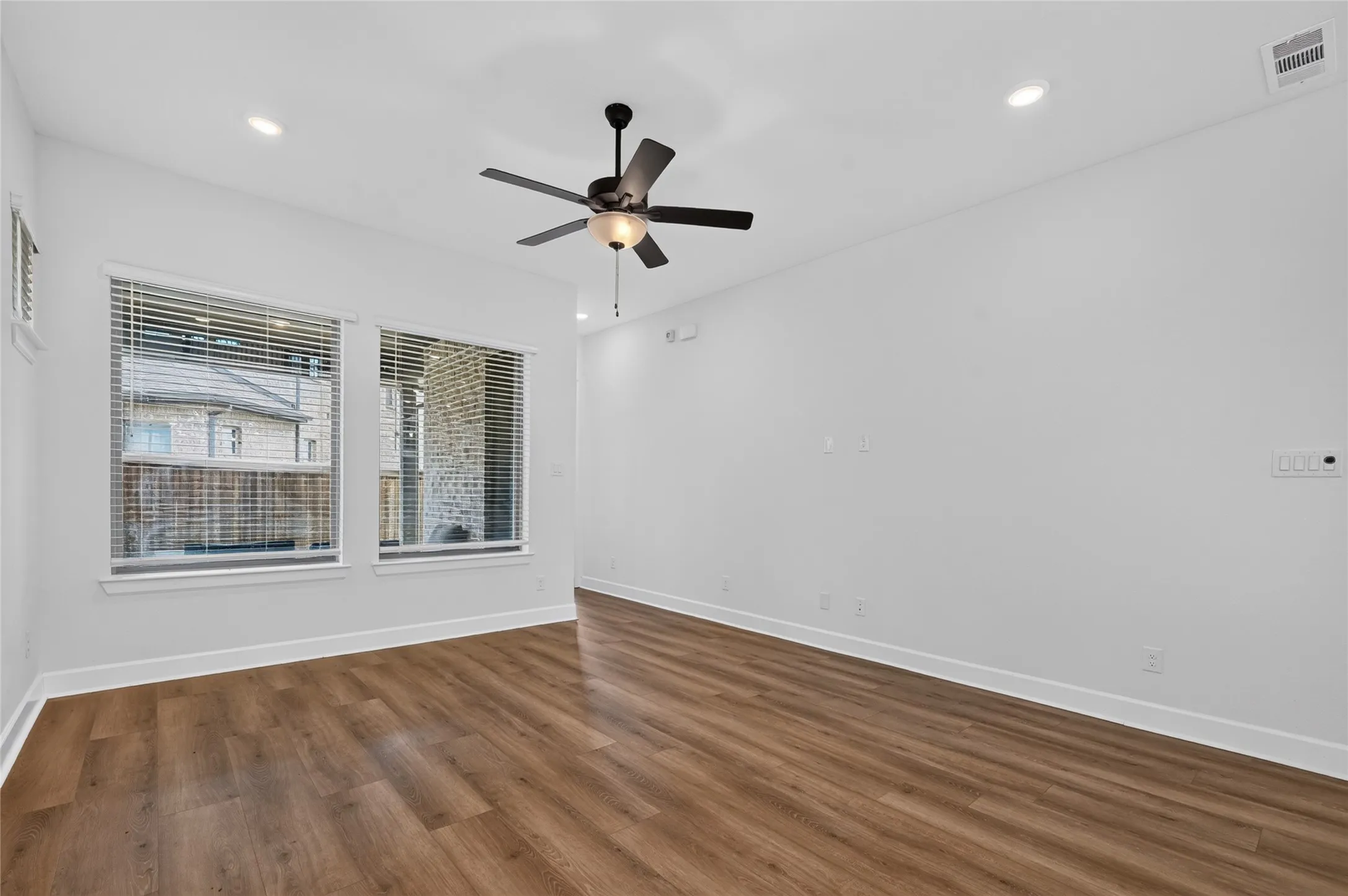 Single Family Residence For Sale in Denton County , 2552 Four Roses Drive, Lewisville, Texas 75056, 4 Bedroom, 4 Bathroom, 2 Garage spaces, 2,816 Sqft, built in 2023, mls#21382164, Real Estate Agent in Lewisville, Homes For Sale in Denton county, Homes For Sale in Lewisville, Realtor in Lewisville Texas, Real Estate Brokerage Independent Realty Texas, Luminita Cordes Realtor