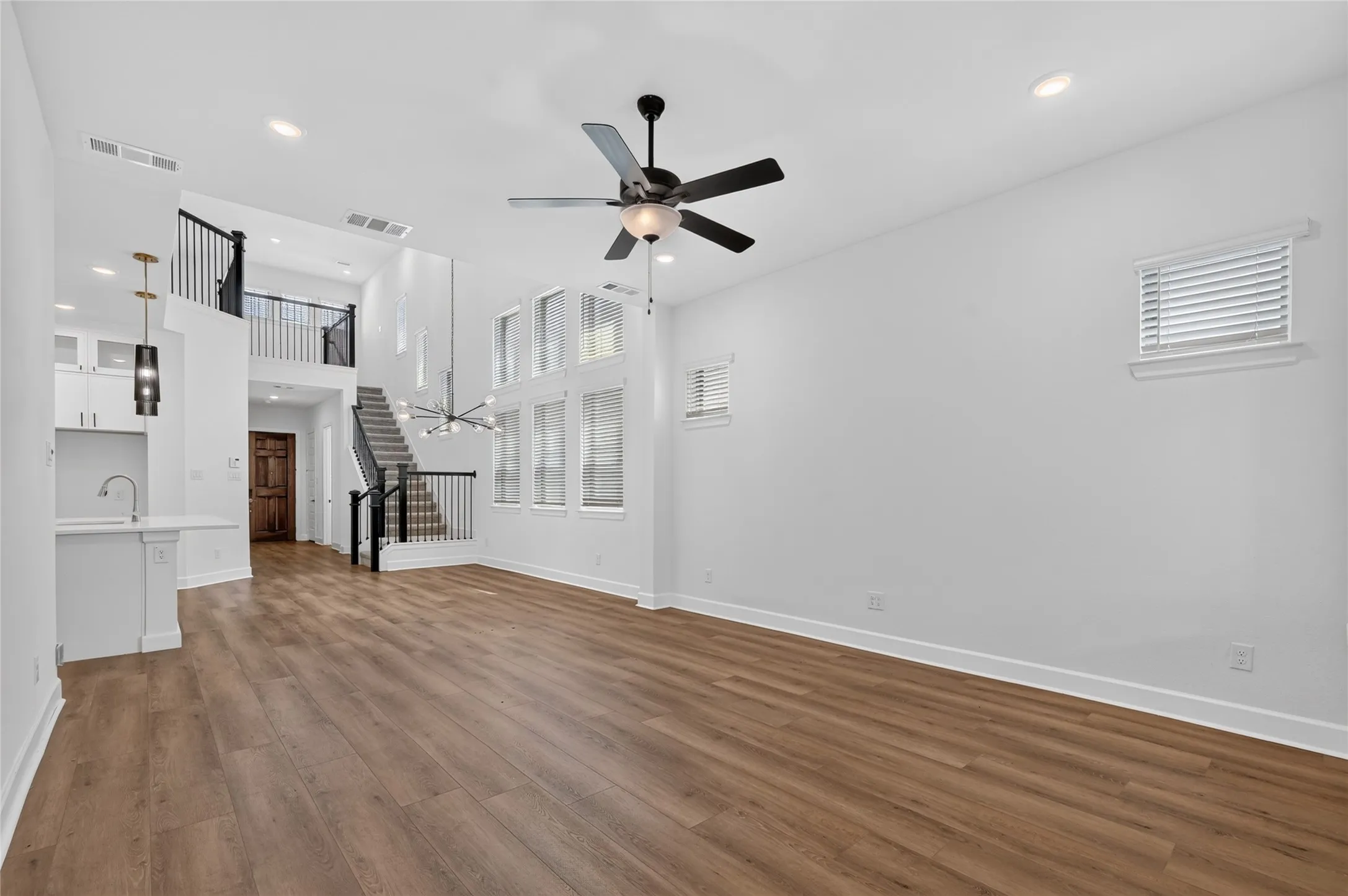 Single Family Residence For Sale in Denton County , 2552 Four Roses Drive, Lewisville, Texas 75056, 4 Bedroom, 4 Bathroom, 2 Garage spaces, 2,816 Sqft, built in 2023, mls#21382164, Real Estate Agent in Lewisville, Homes For Sale in Denton county, Homes For Sale in Lewisville, Realtor in Lewisville Texas, Real Estate Brokerage Independent Realty Texas, Luminita Cordes Realtor