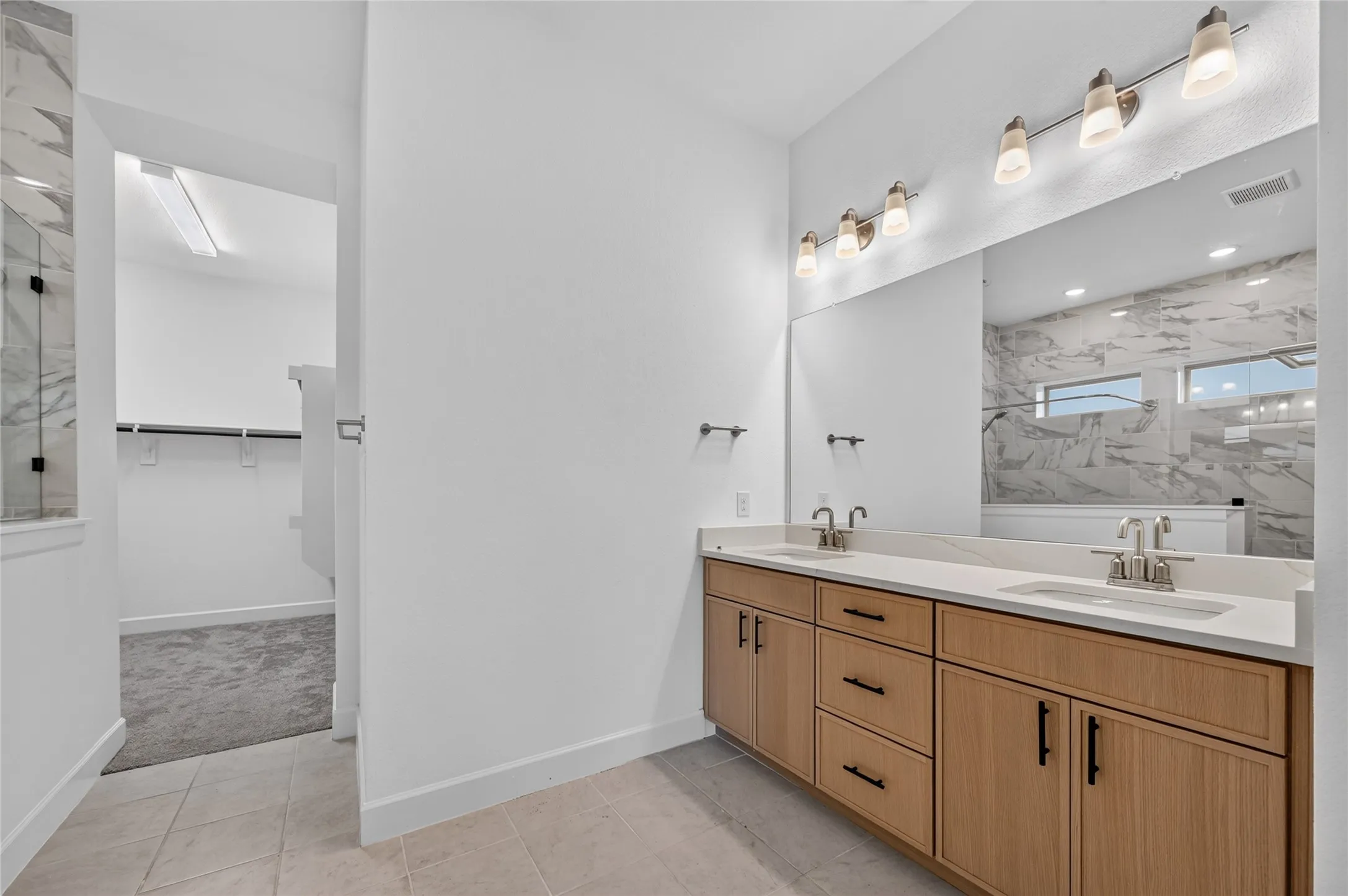 Single Family Residence For Sale in Denton County , 2552 Four Roses Drive, Lewisville, Texas 75056, 4 Bedroom, 4 Bathroom, 2 Garage spaces, 2,816 Sqft, built in 2023, mls#21382164, Real Estate Agent in Lewisville, Homes For Sale in Denton county, Homes For Sale in Lewisville, Realtor in Lewisville Texas, Real Estate Brokerage Independent Realty Texas, Luminita Cordes Realtor