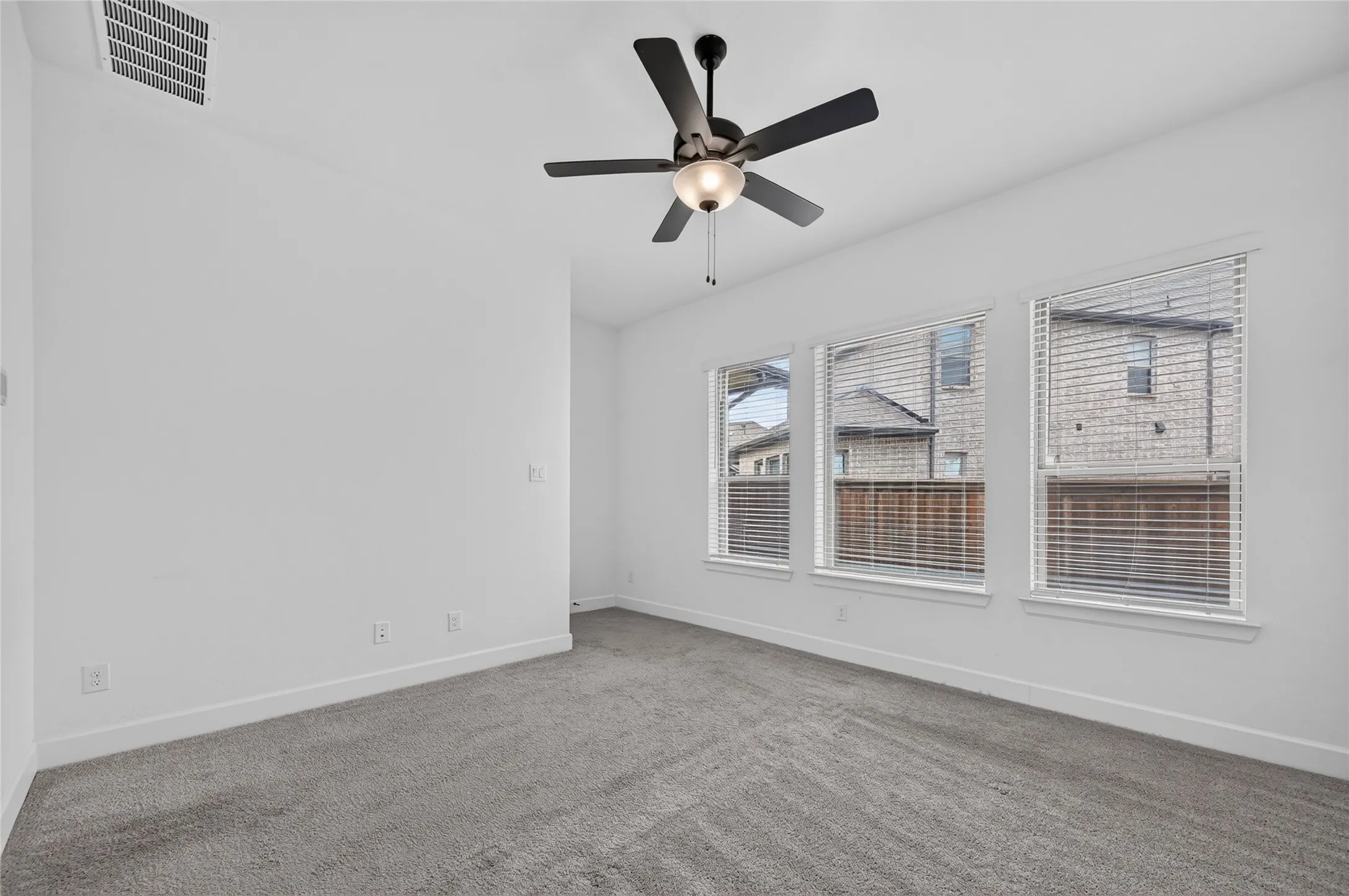 Single Family Residence For Sale in Denton County , 2552 Four Roses Drive, Lewisville, Texas 75056, 4 Bedroom, 4 Bathroom, 2 Garage spaces, 2,816 Sqft, built in 2023, mls#21382164, Real Estate Agent in Lewisville, Homes For Sale in Denton county, Homes For Sale in Lewisville, Realtor in Lewisville Texas, Real Estate Brokerage Independent Realty Texas, Luminita Cordes Realtor
