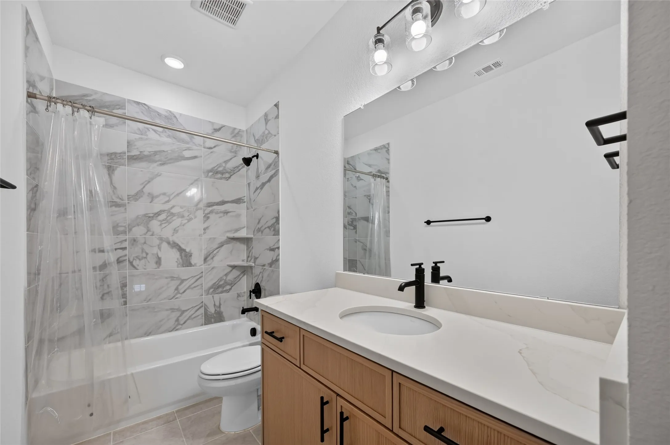 Single Family Residence For Sale in Denton County , 2552 Four Roses Drive, Lewisville, Texas 75056, 4 Bedroom, 4 Bathroom, 2 Garage spaces, 2,816 Sqft, built in 2023, mls#21382164, Real Estate Agent in Lewisville, Homes For Sale in Denton county, Homes For Sale in Lewisville, Realtor in Lewisville Texas, Real Estate Brokerage Independent Realty Texas, Luminita Cordes Realtor
