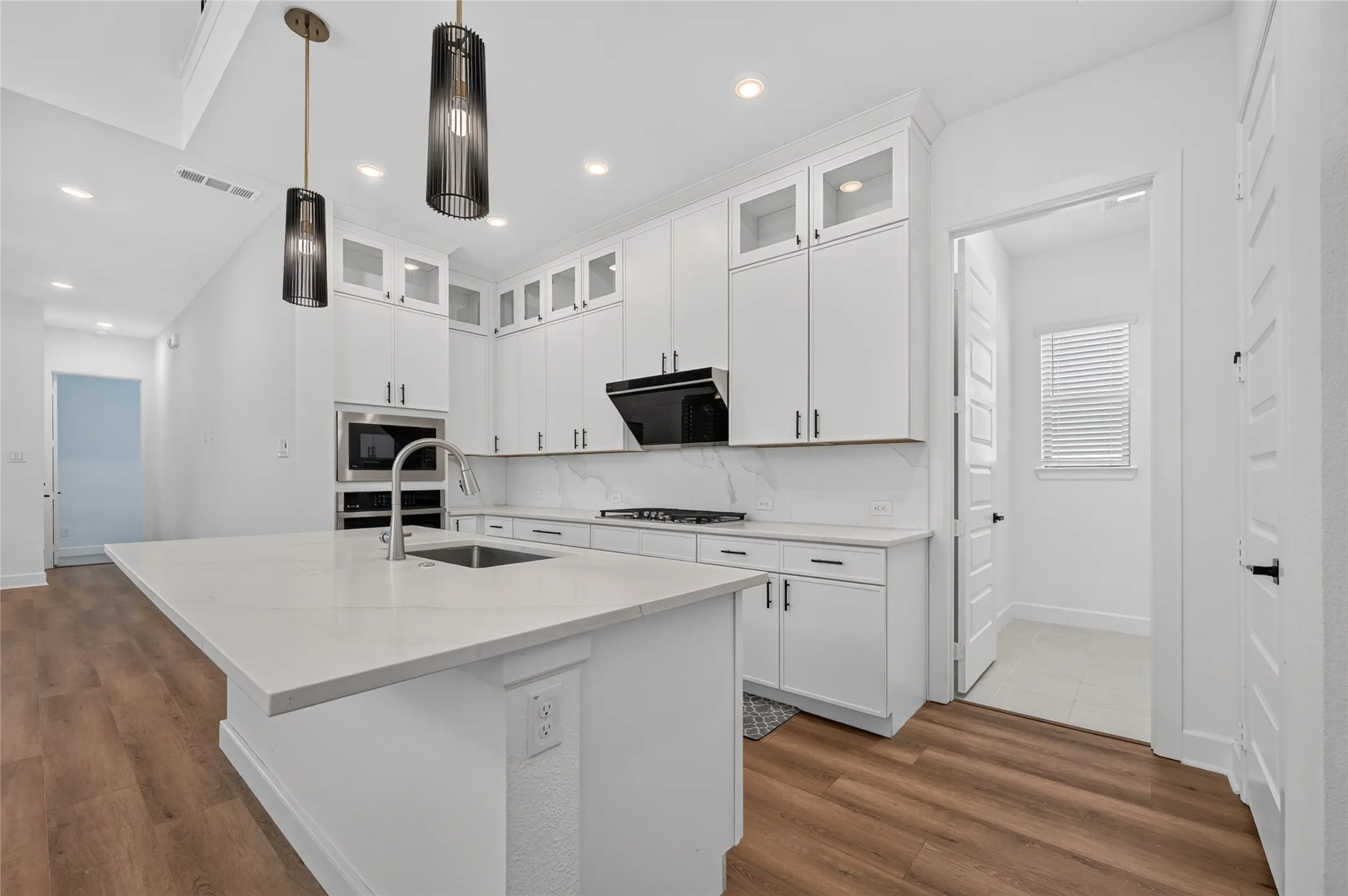 Single Family Residence For Sale in Denton County , 2552 Four Roses Drive, Lewisville, Texas 75056, 4 Bedroom, 4 Bathroom, 2 Garage spaces, 2,816 Sqft, built in 2023, mls#21382164, Real Estate Agent in Lewisville, Homes For Sale in Denton county, Homes For Sale in Lewisville, Realtor in Lewisville Texas, Real Estate Brokerage Independent Realty Texas, Luminita Cordes Realtor